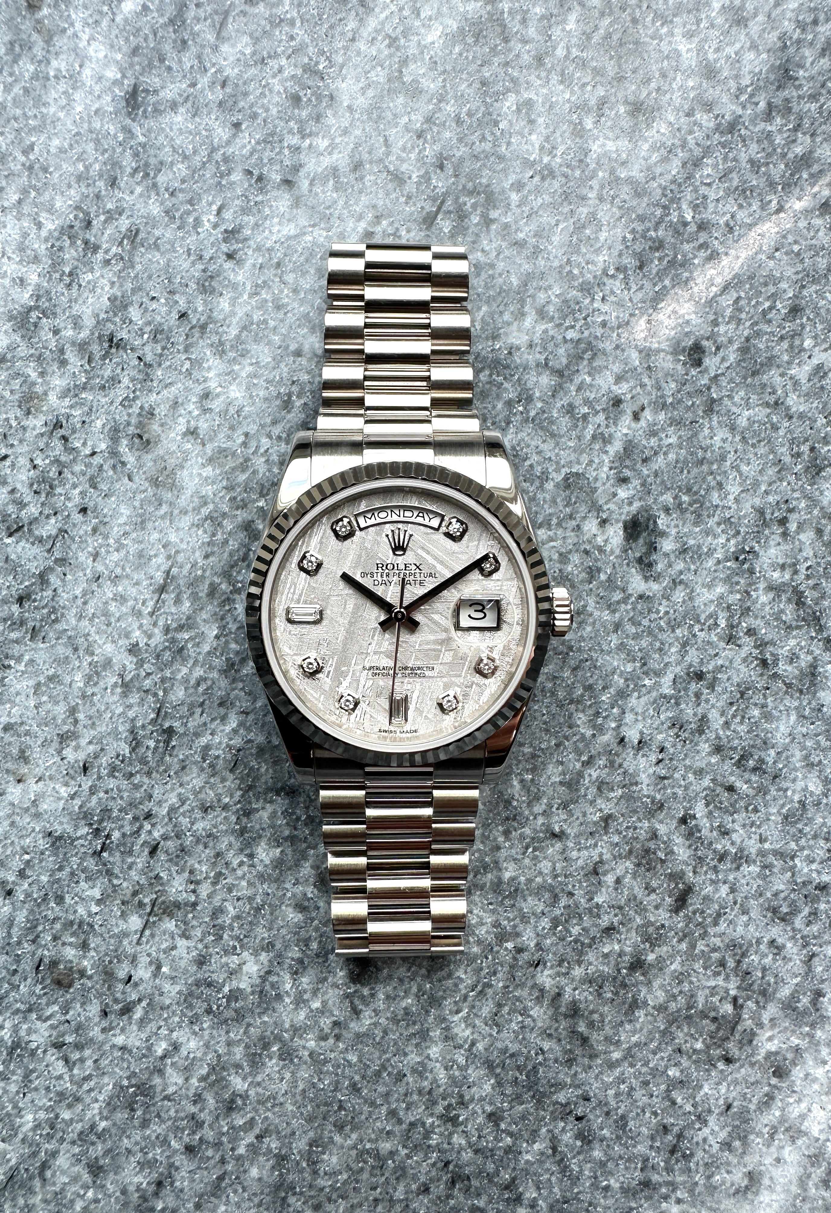 Rolex Day-Date 36 Meteorit-Zifferblatt mit Diamantindizes und Weißgoldgehäuse