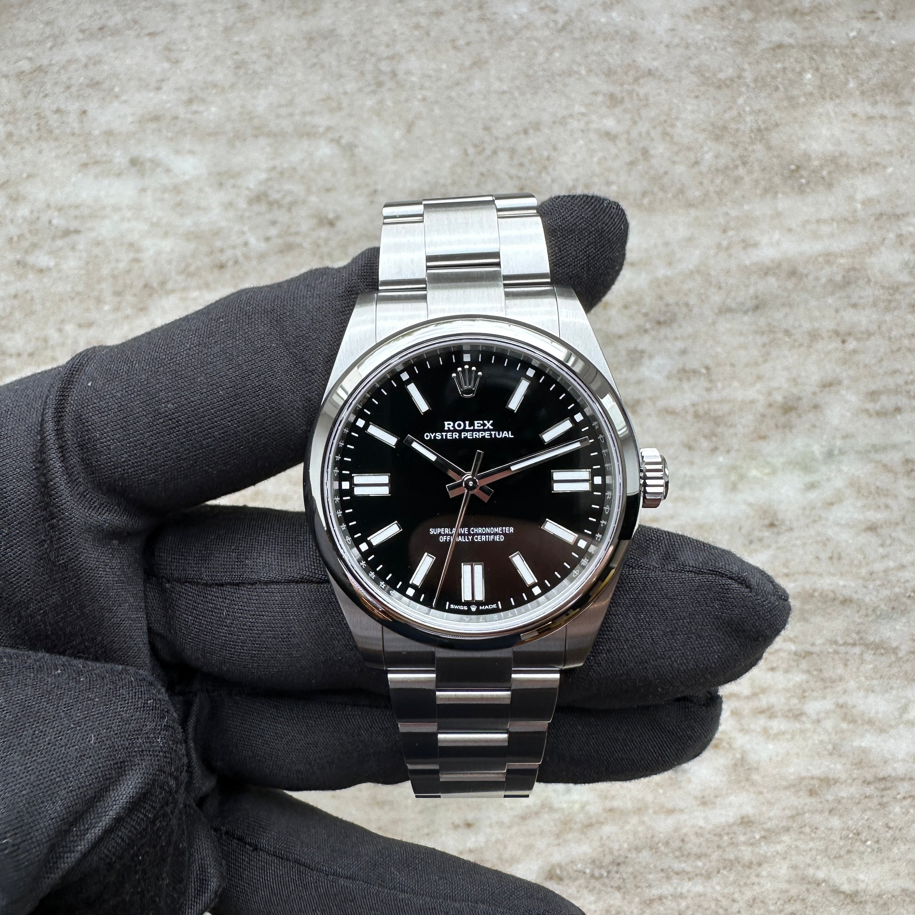 Oyster Perpetual 41 mm / 134300 / Black Dial / All Links / pretty Condt. / Box + Paper + Invoice / Germany LC100 03.2026