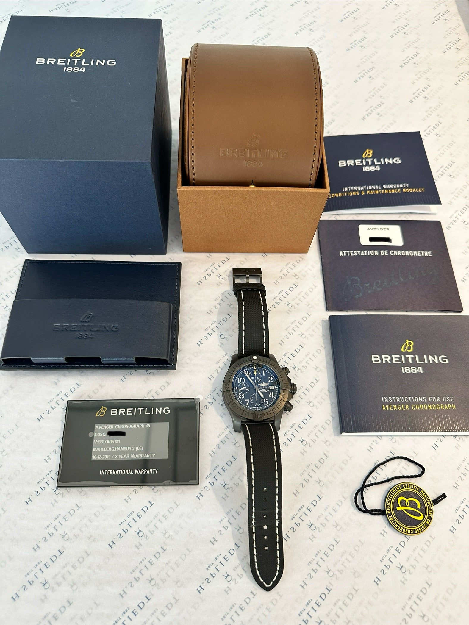 Breitling Avenger Chronograph Night Mission 45mm aus Titan DLC im Top-Zustand mit Zubehör