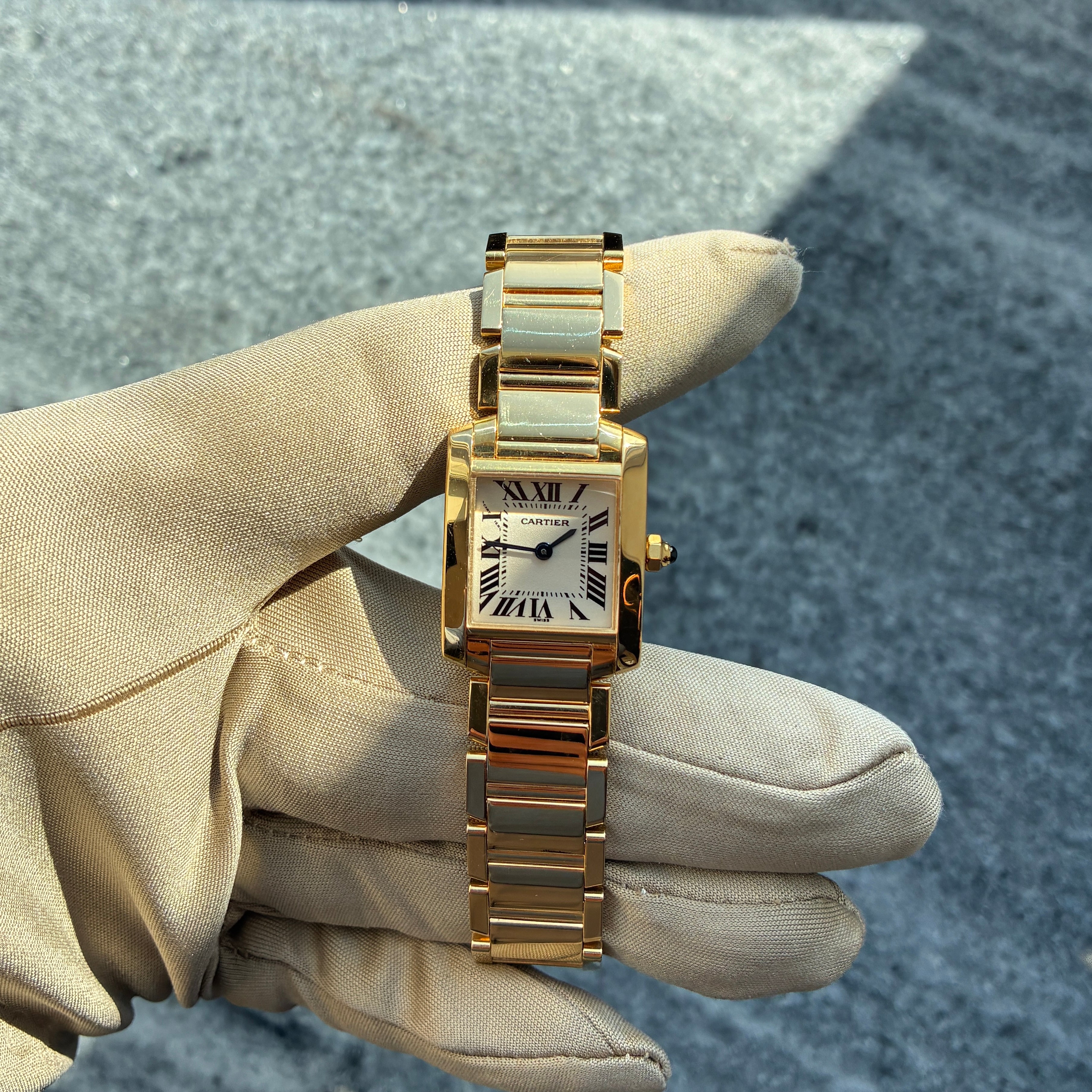 Cartier Tank Française aus Gelbgold, 1999, mit römischen Ziffern und feinen Zeigern