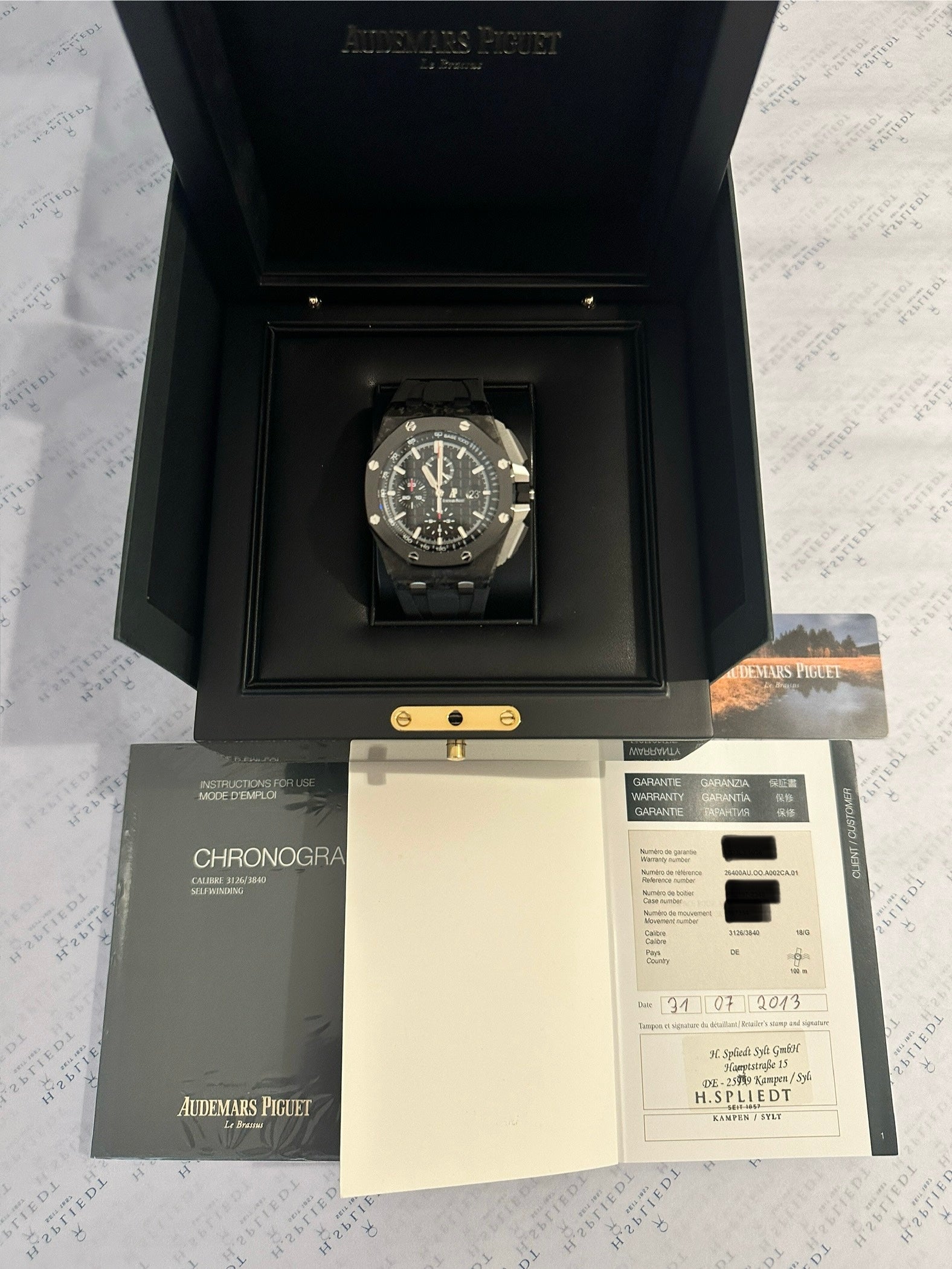 Audemars Piguet Royal Oak Offshore Carbon&Ceramic in geöffneter Box mit Zertifikat und Anleitung