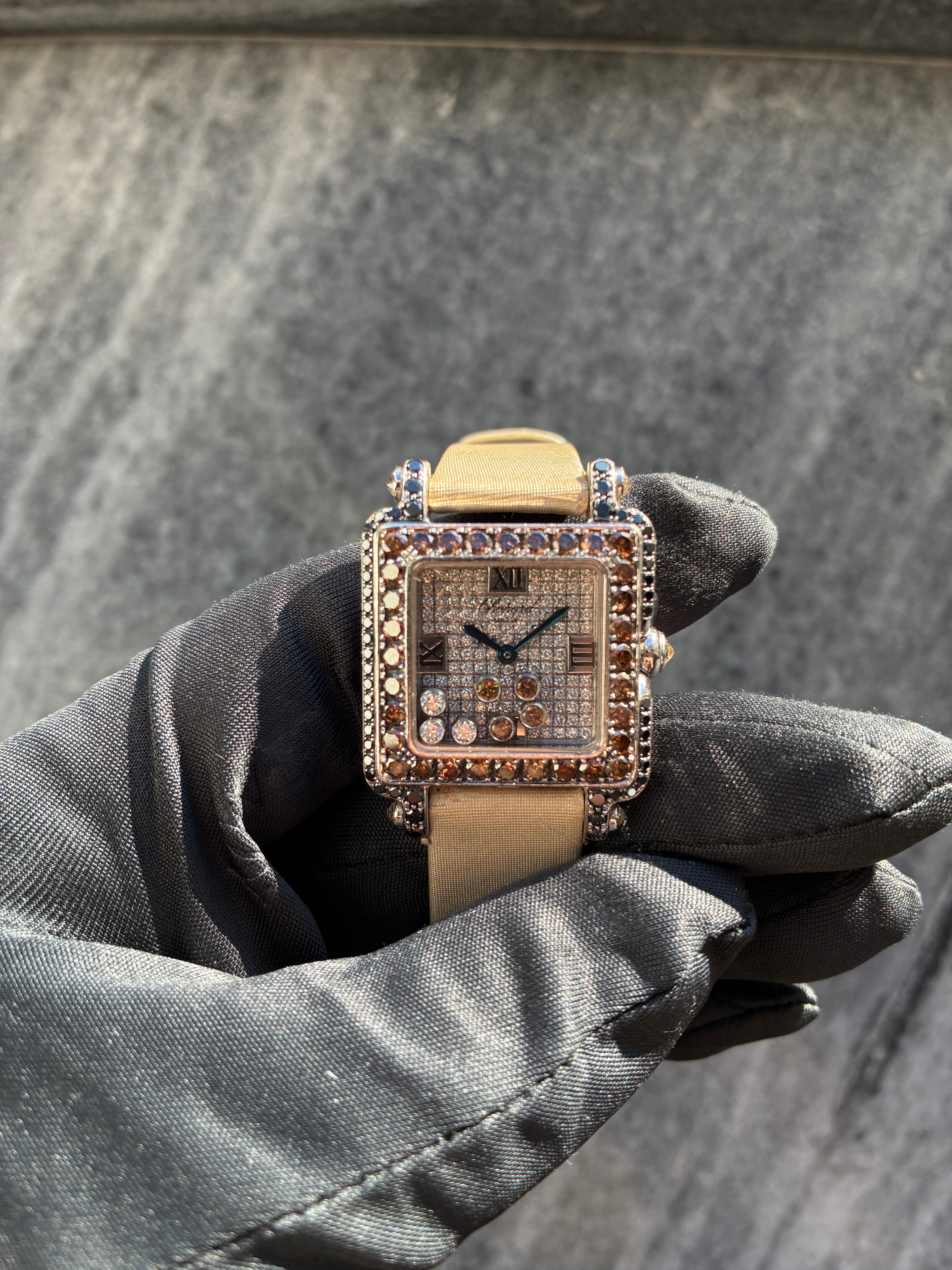 Happy Sport / Quartz / Diamonds / very rare / Whitegold / Box / Chopard Certificate of authenticity / Retail EUR 67.000,0