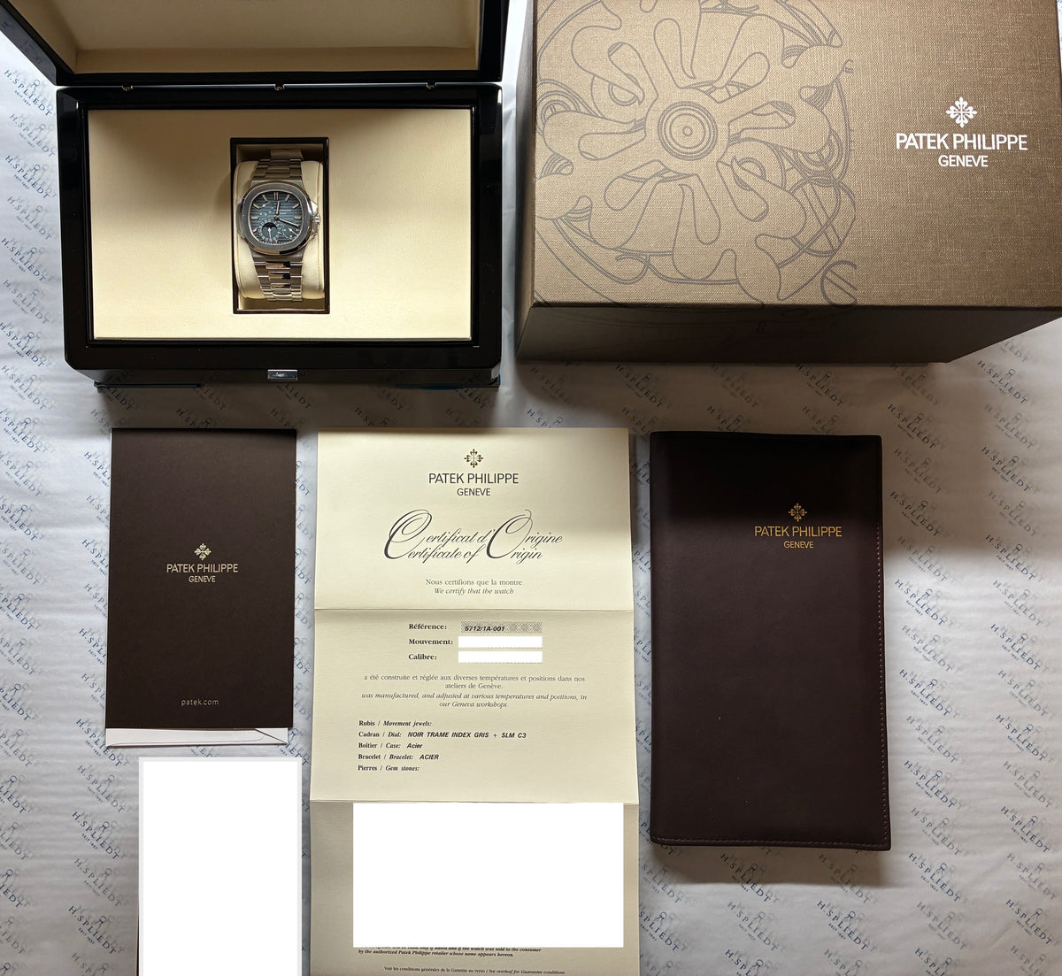 Nautilus / Service 2025 / Stainless steel / Box & Papers / 2007