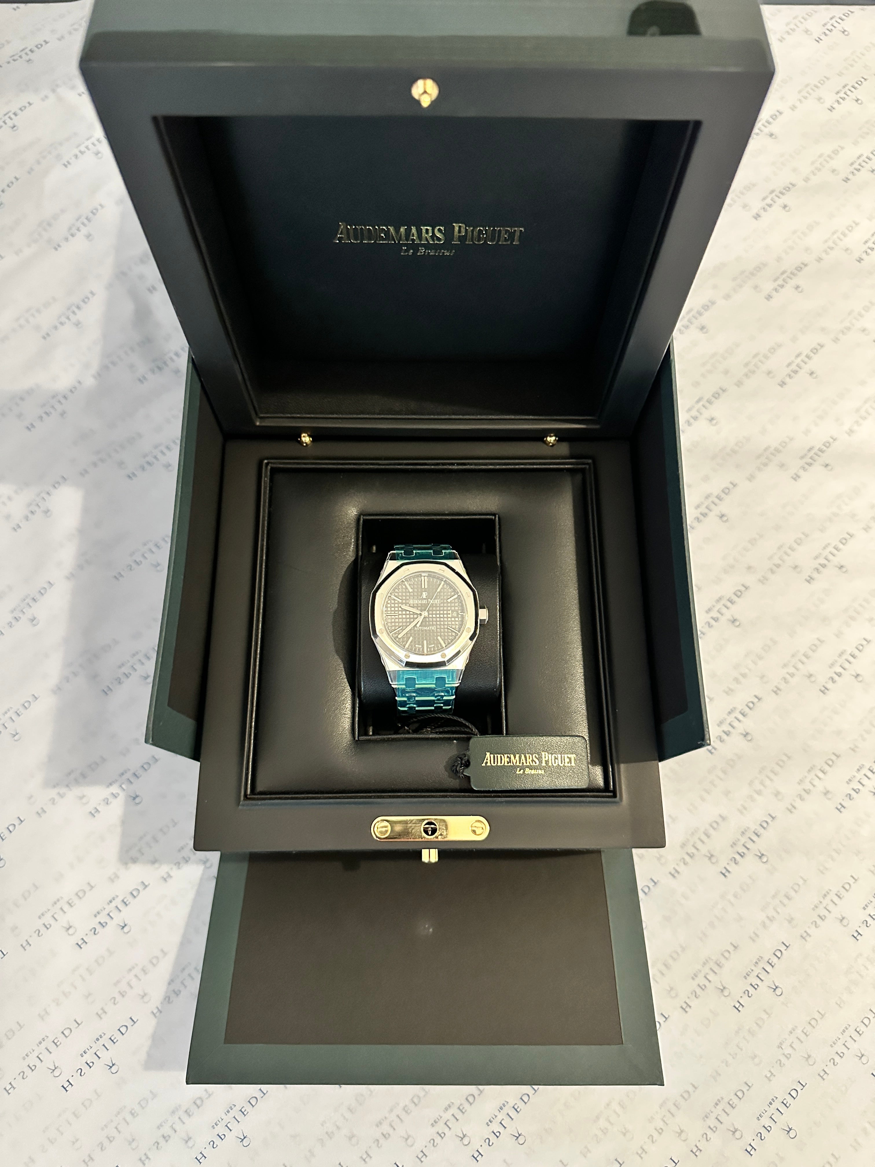 Audemars Piguet Royal Oak 15450ST Edelstahl Automatik in Box, von oben, mit blauem Armband