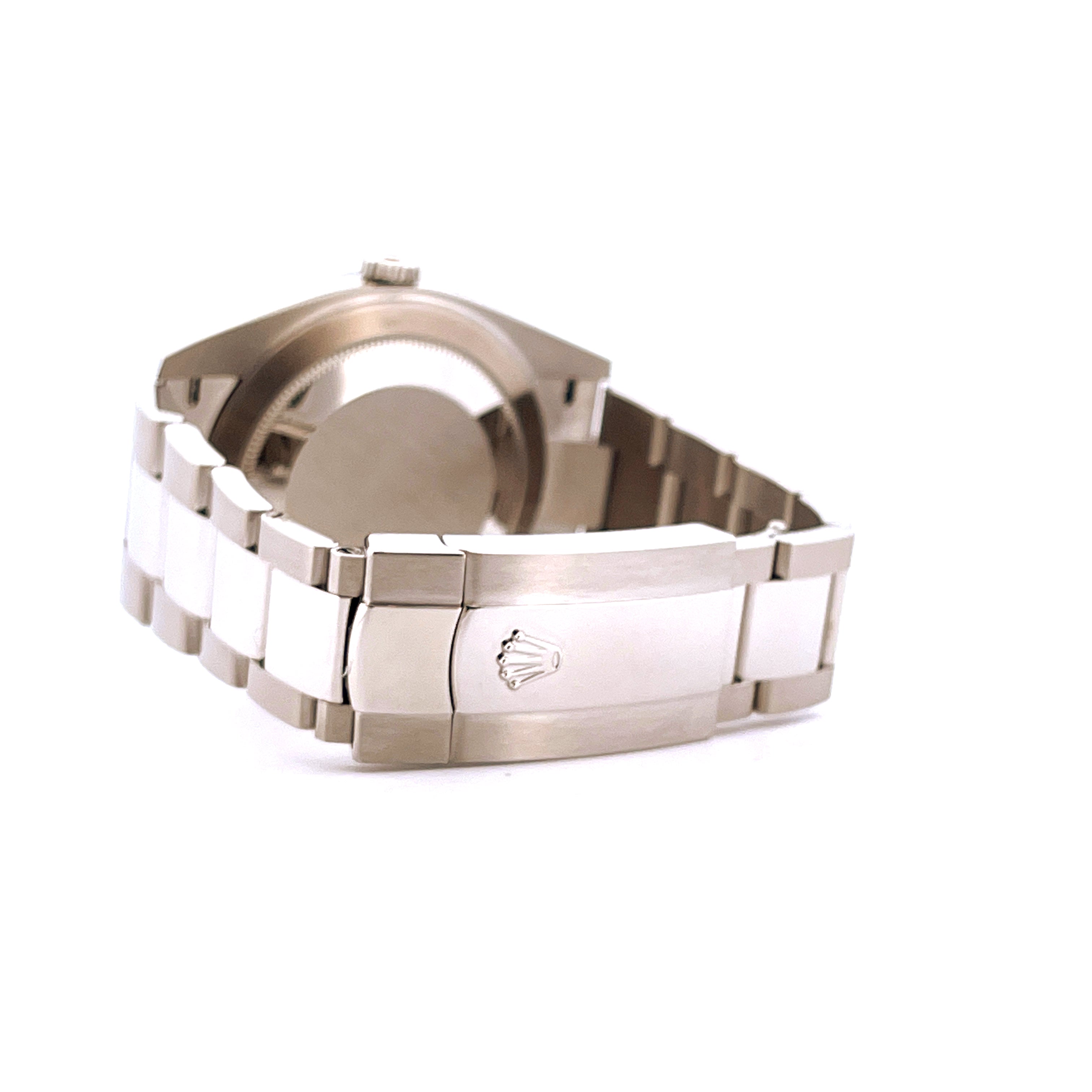 Rolex Datejust 41 Armband und Schließe aus Edelstahl mit Kronenlogo auf weißem Hintergrund