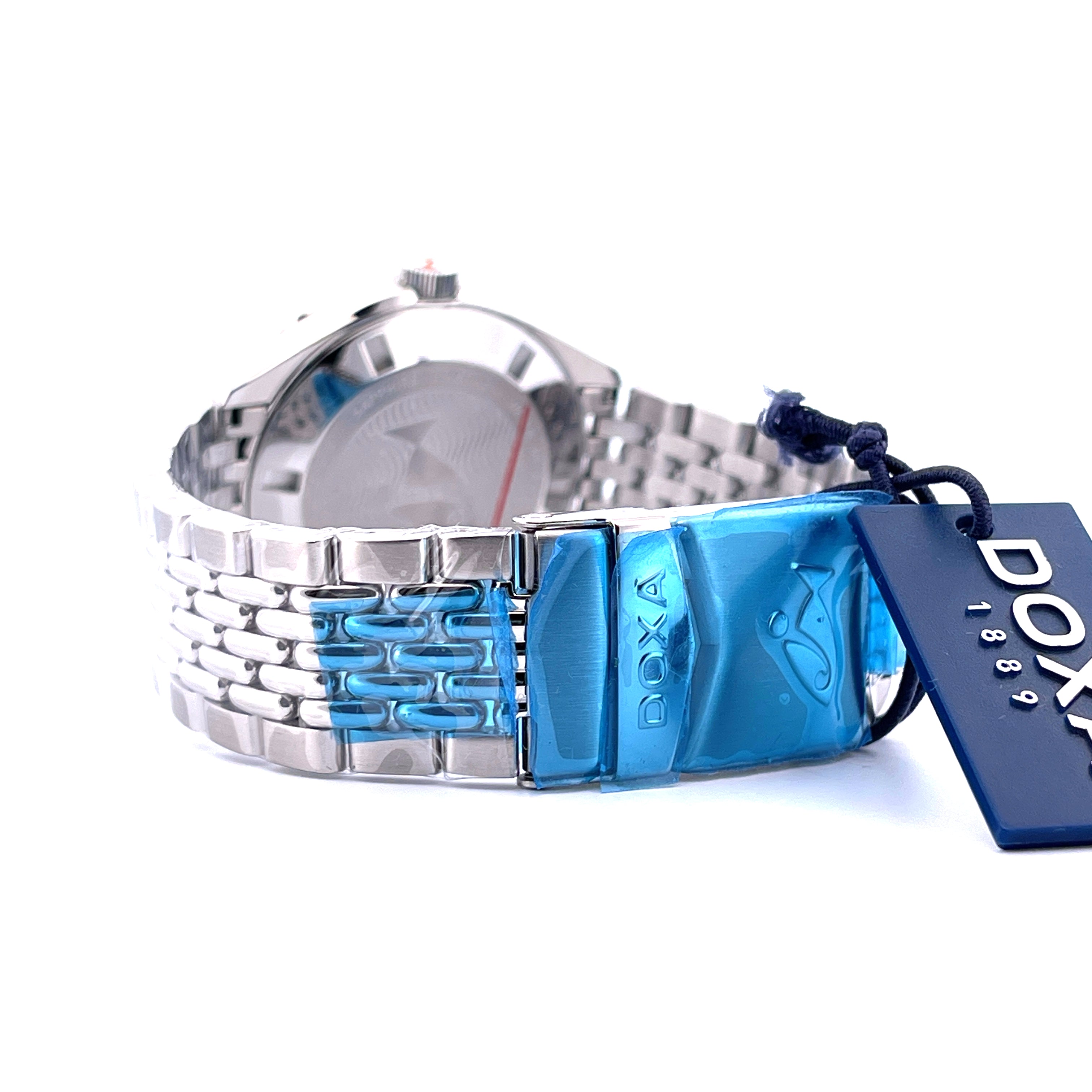 Seitenansicht einer neuen Doxa Sub 200 Caribbean Blue Uhr mit Edelstahlarmband und Schutzfolie
