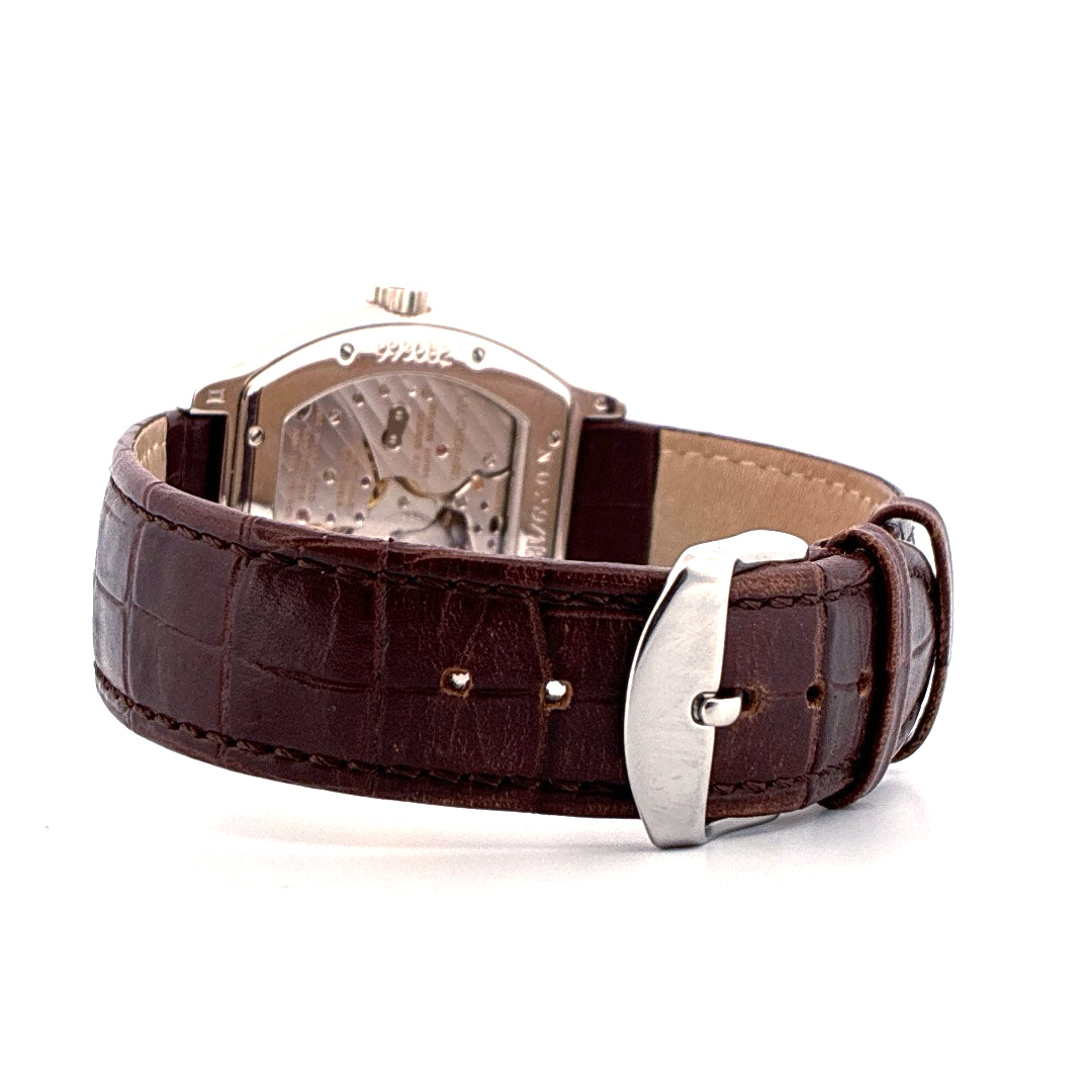 Chopard L.U.C Tonneau Rückseite mit Automatikwerk und braunem Lederarmband mit Schließe