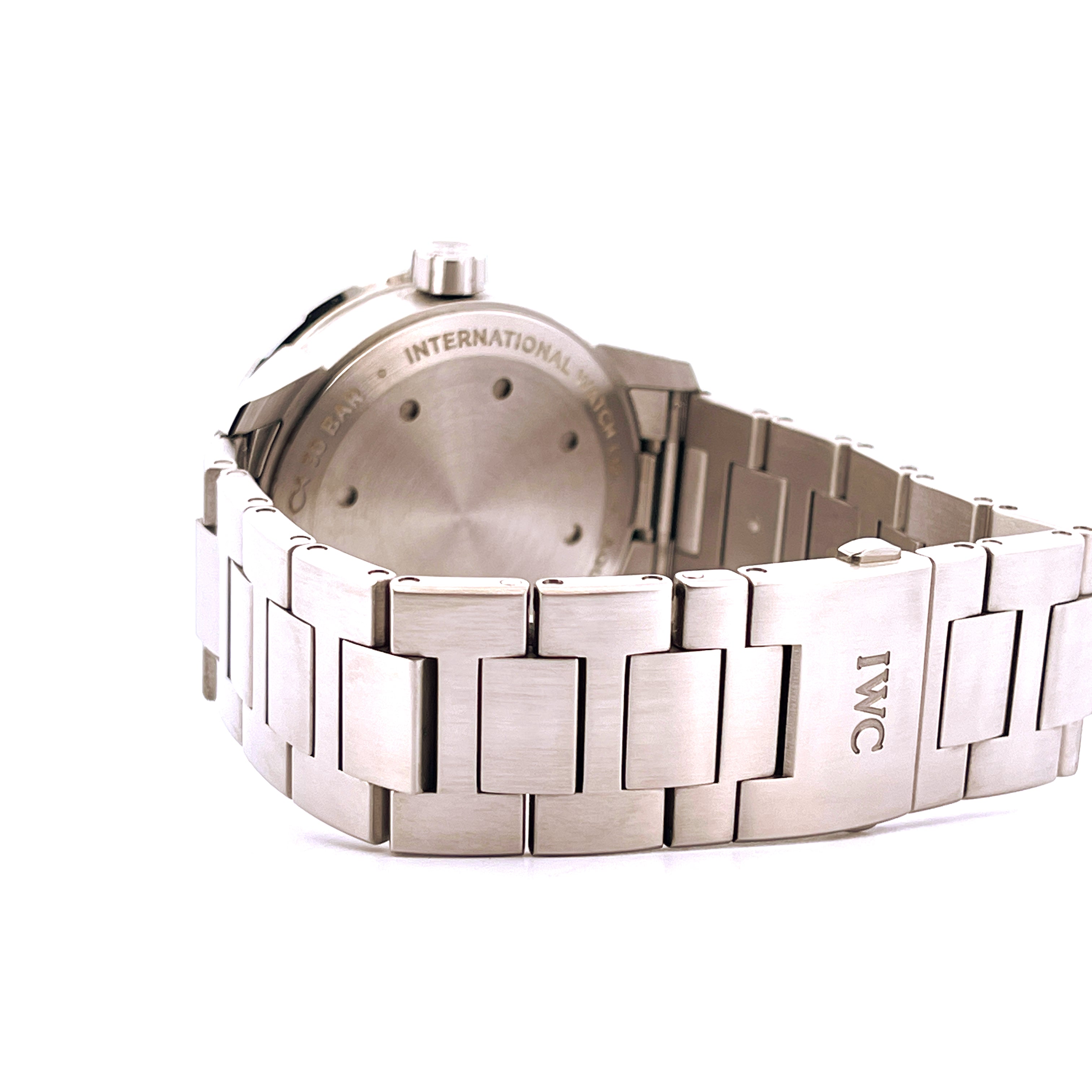 Seitenansicht eines IWC Aquatimer Automatic Edelstahlarmbands und Gehäusedetails