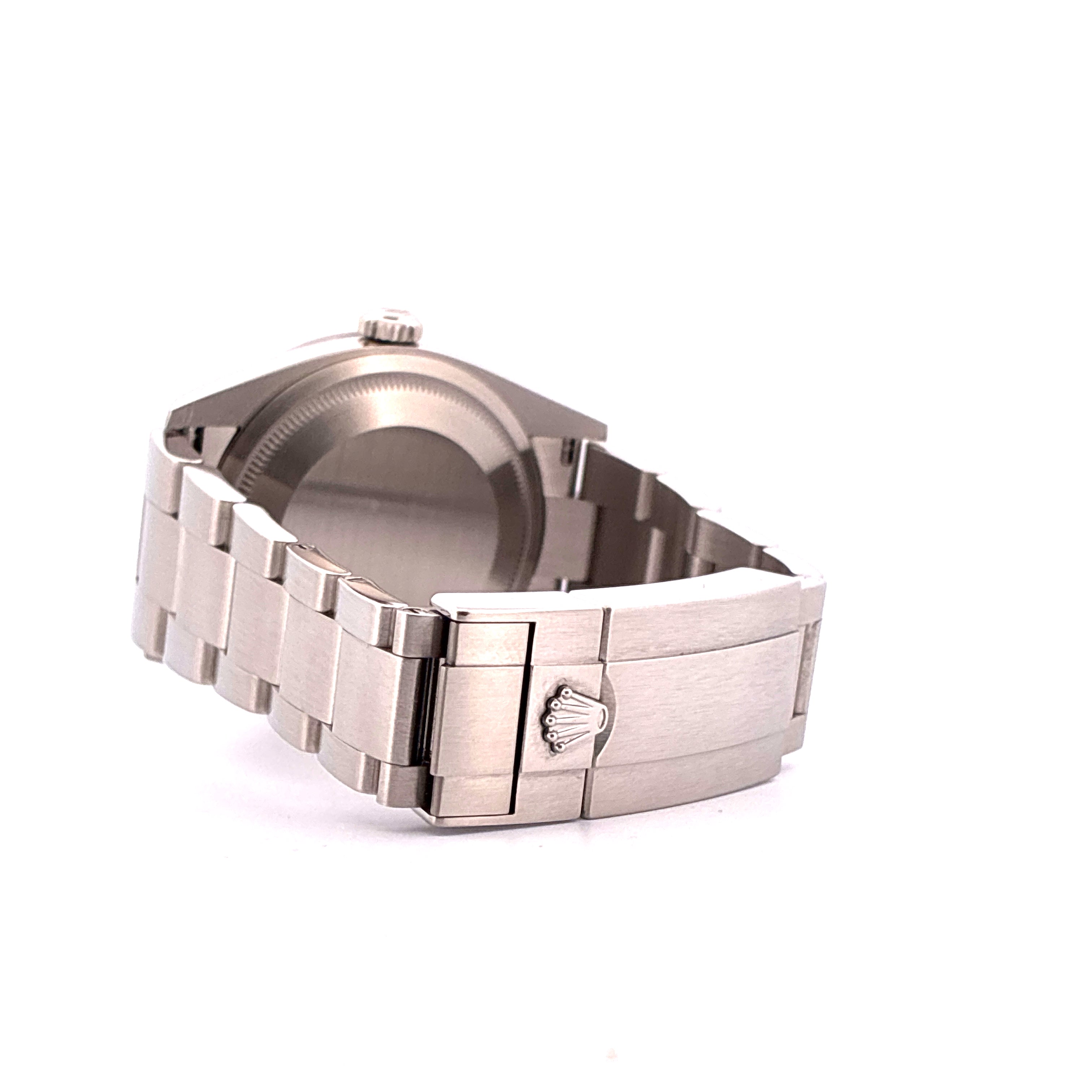 Seitenansicht einer gebrauchten Rolex Explorer Uhr aus Stahl mit geschlossener Faltschließe und Krone