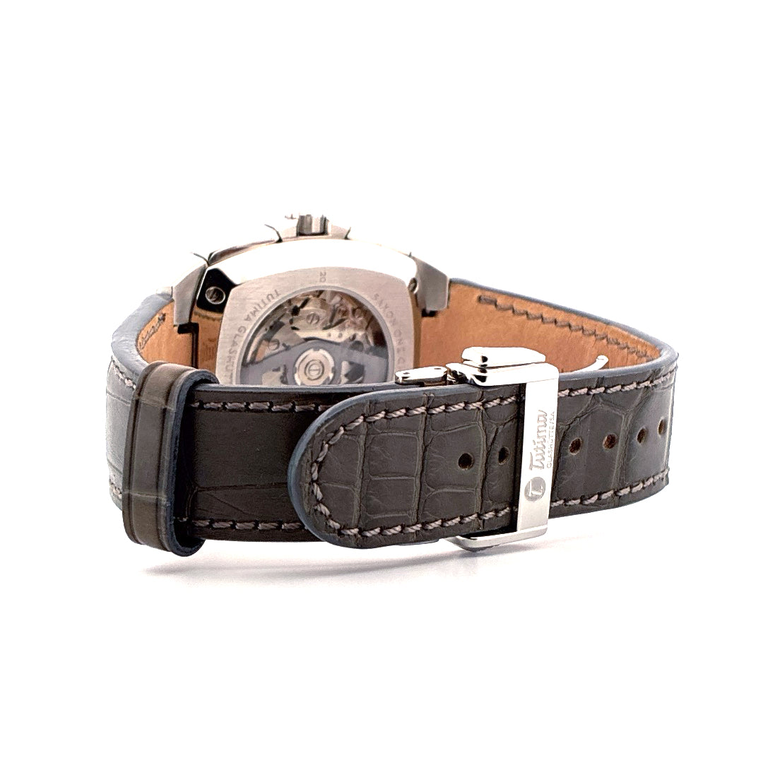 Tutima Saxon One Chronograph mit Automatikwerk und grauem Lederarmband