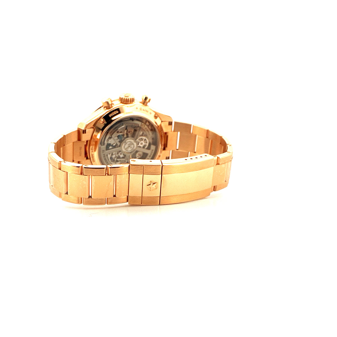 Rückansicht einer Zenith Chronomaster Sport Uhr aus Roségold mit offenem Gehäuseboden und Metallarmband