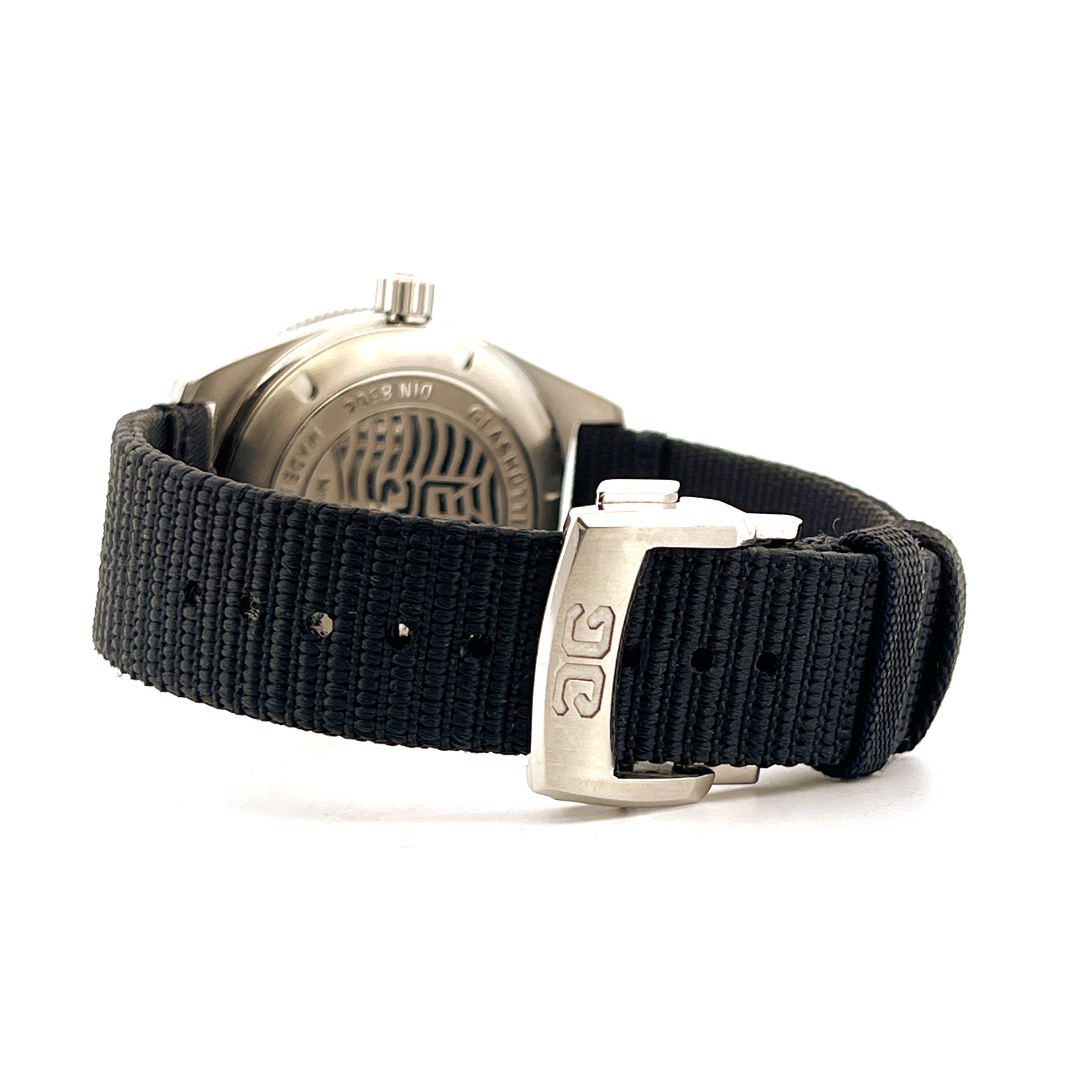 Glashütte Original Seaq 39,5mm Edelstahl mit schwarzem Textilband und Dornschließe Rückansicht auf weißem Hintergrund