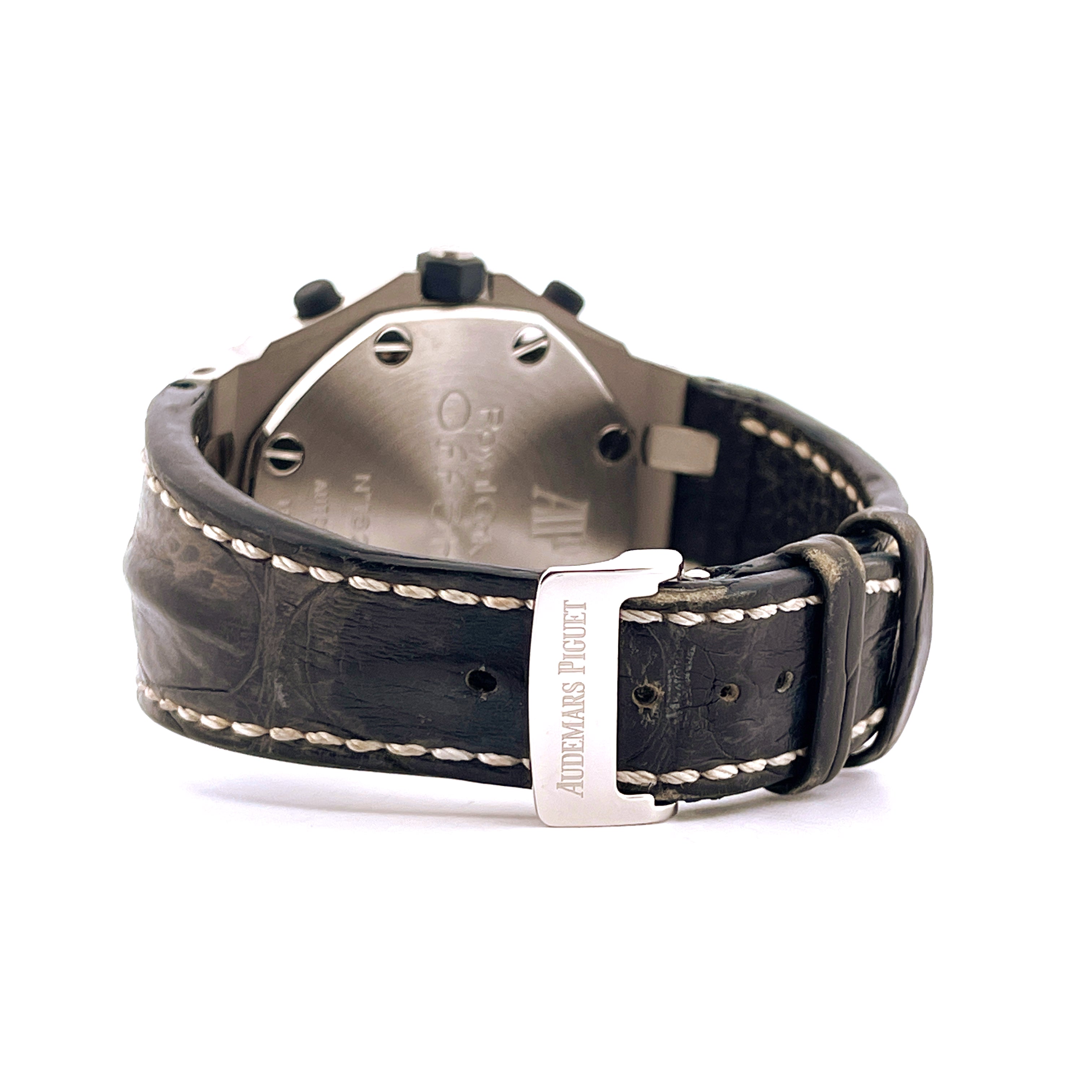 Audemars Piguet Royal Oak Offshore Rückseite mit schwarzem Krokodillederarmband und Dornschließe