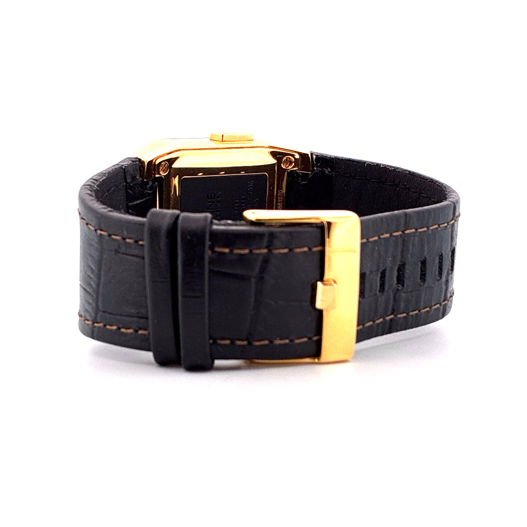 Rückansicht einer Junghans Mega 1000 Funkuhr mit schwarzem Lederarmband und goldener Schließe