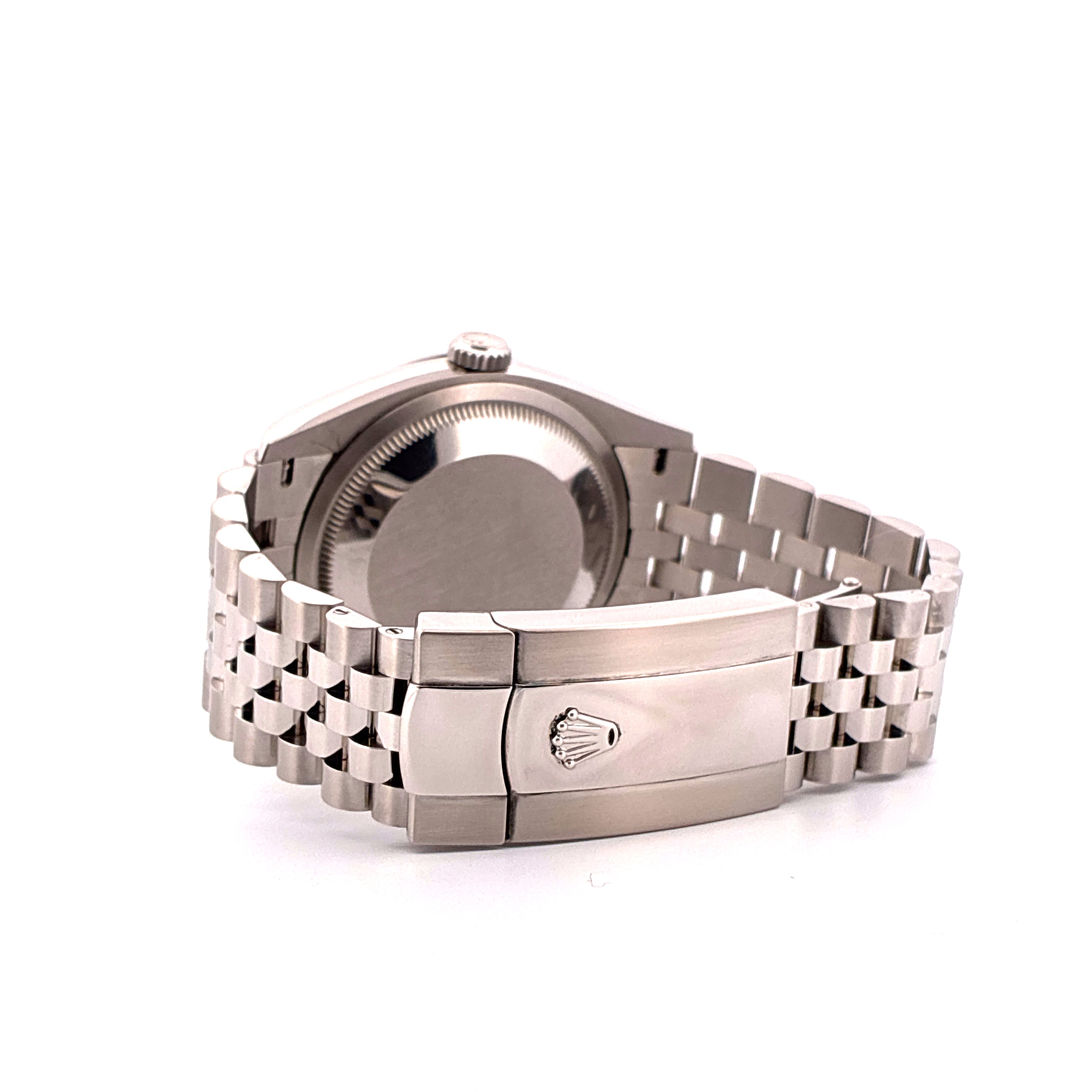 Rolex Datejust 36 Stahl Automatik im Seitenprofil mit Jubilee-Armband und Schließe