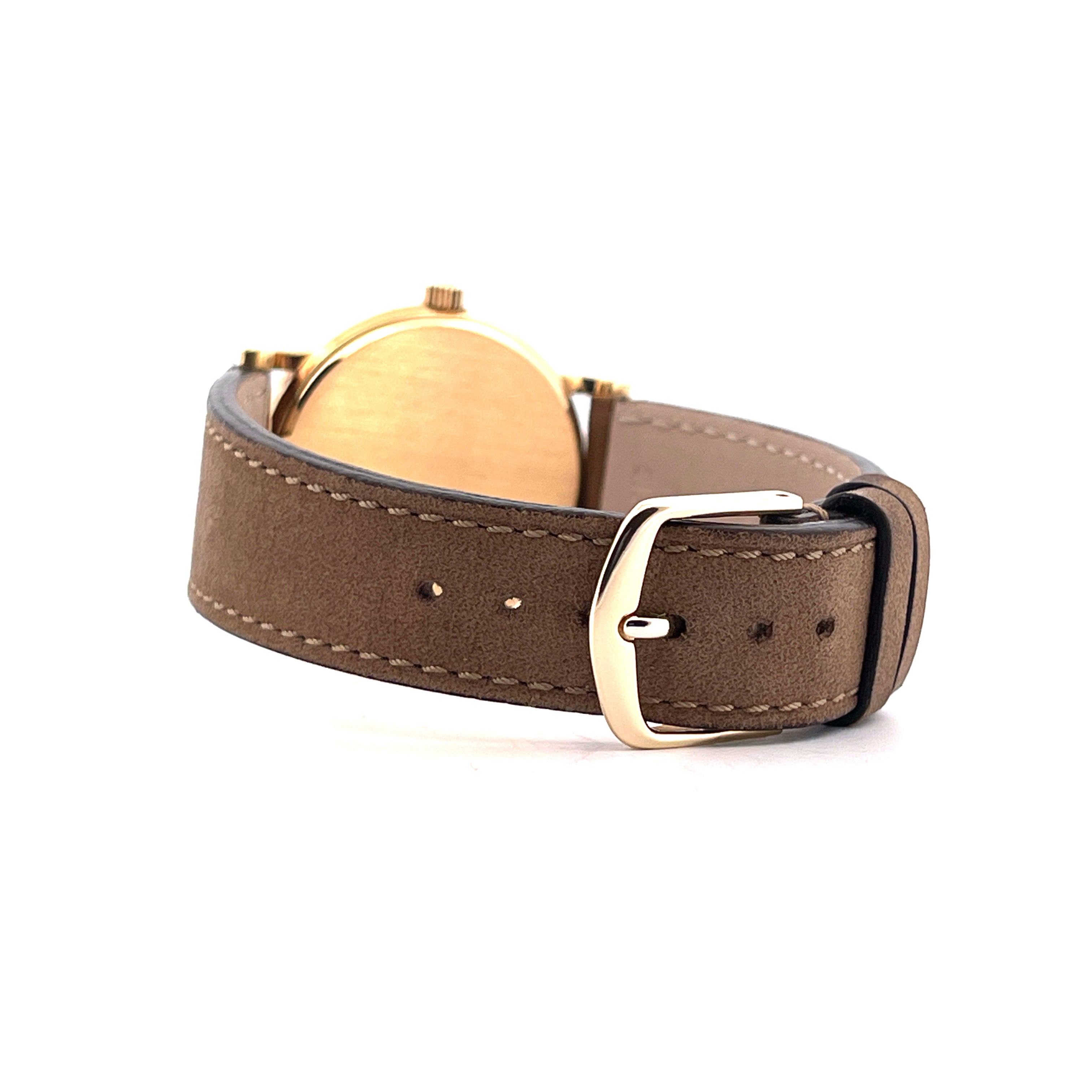 Patek Philippe Calatrava 3802 Armbanduhr im Detailansicht mit Lederarmband und Dornschließe