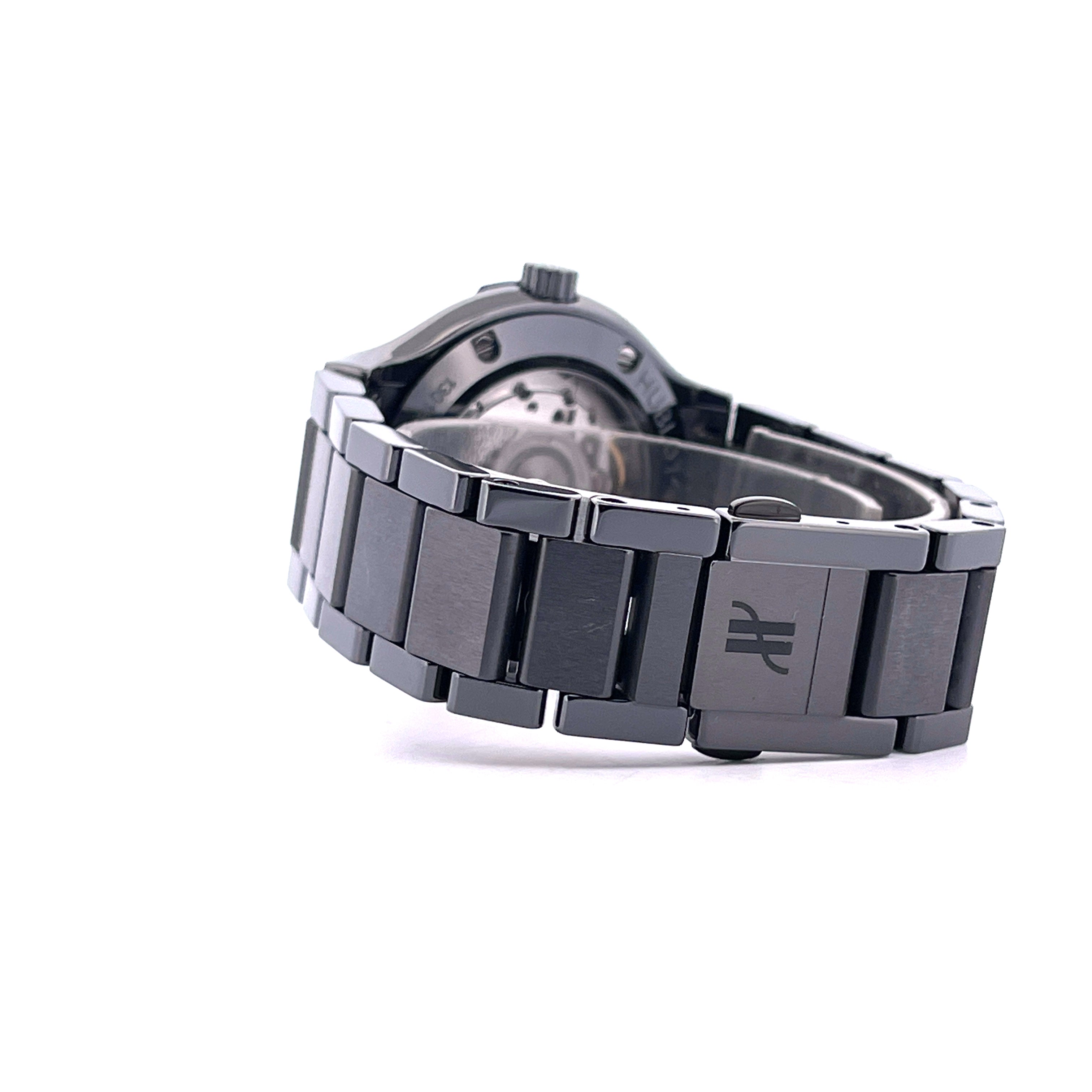 Seitenansicht einer Hublot Classic Fusion Black Magic mit Keramikgehäuse und Schließe mit "H"-Logo