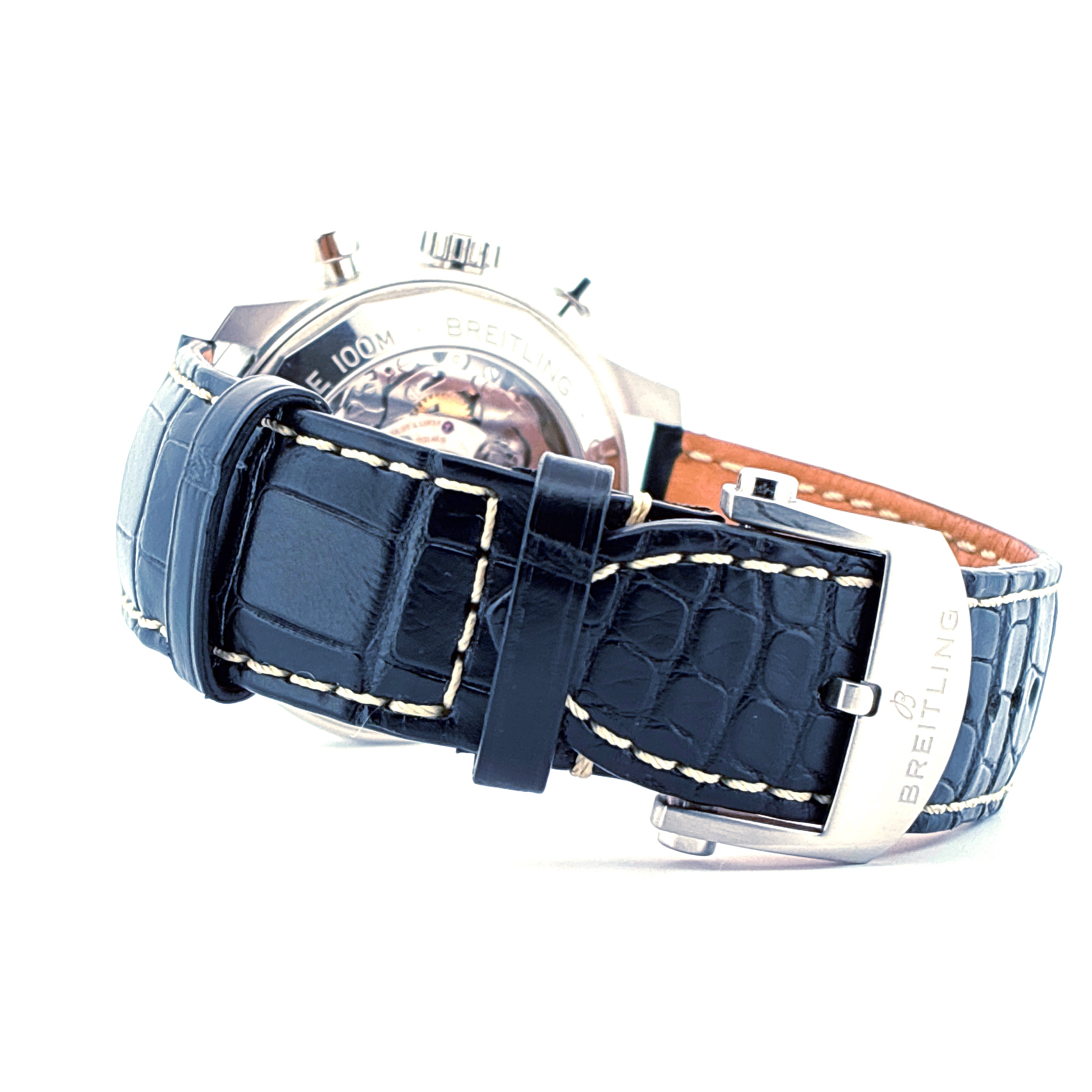 Breitling Aviator 8 B01 Chronograph 43mm Stahl mit schwarzem Lederarmband und Dornschliesse im Detail