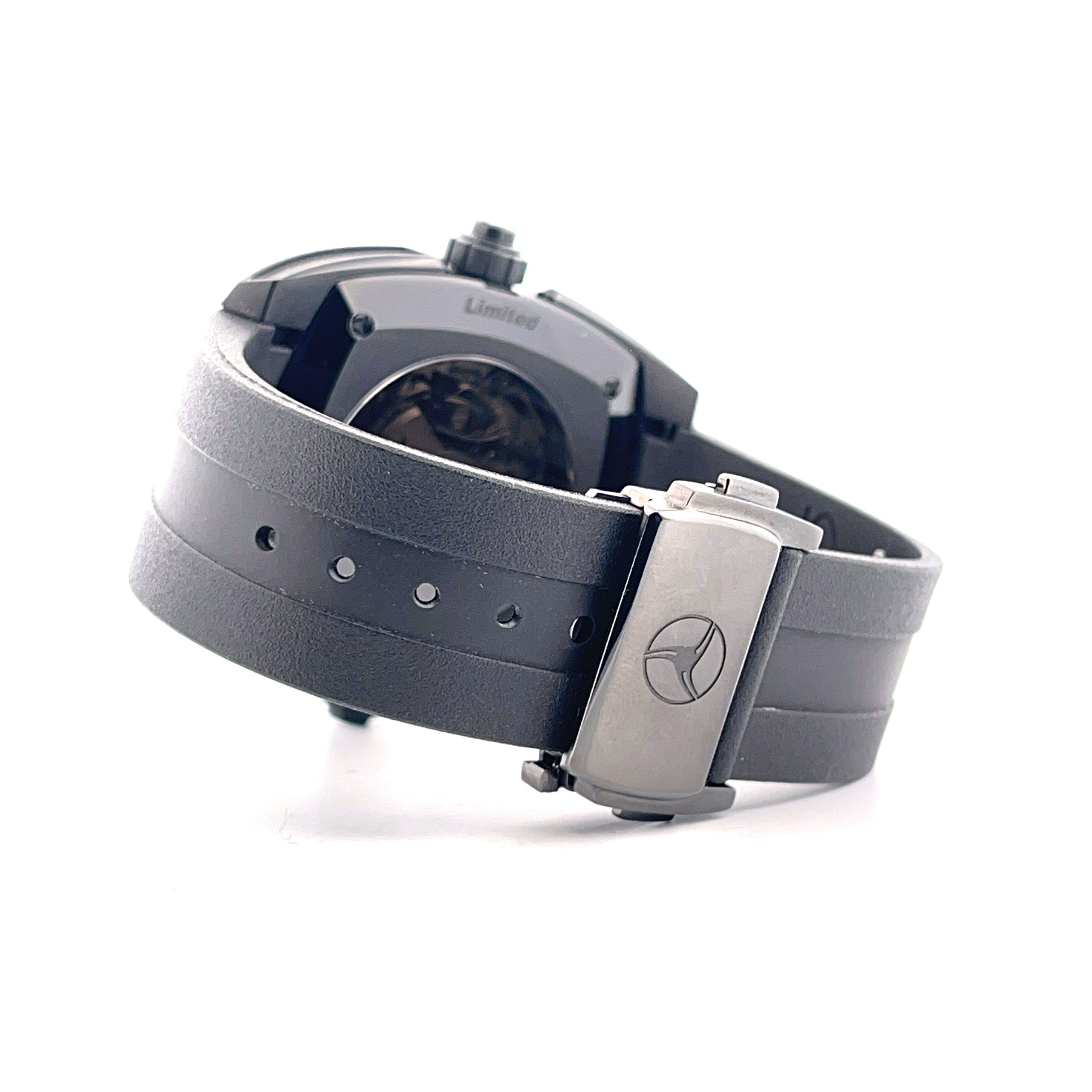 Cyrus Klepcys Chronograph DLC-beschichtetes Stahlgehäuse mit schwarzem Lederarmband und Faltschließe