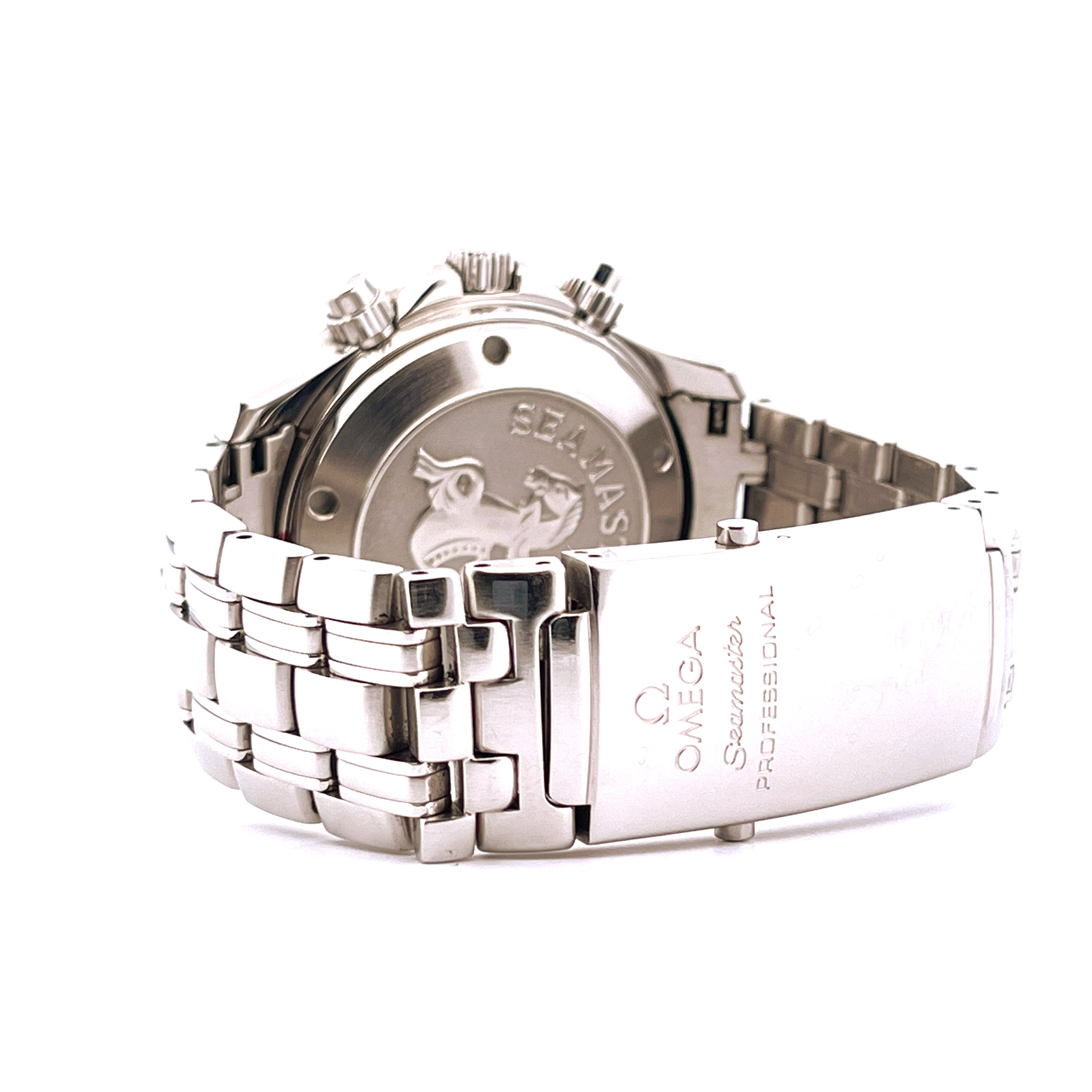 Omega Seamaster Diver Chronograph 2013, Edelstahlarmband und Schließe mit Omega-Logo von der Seite