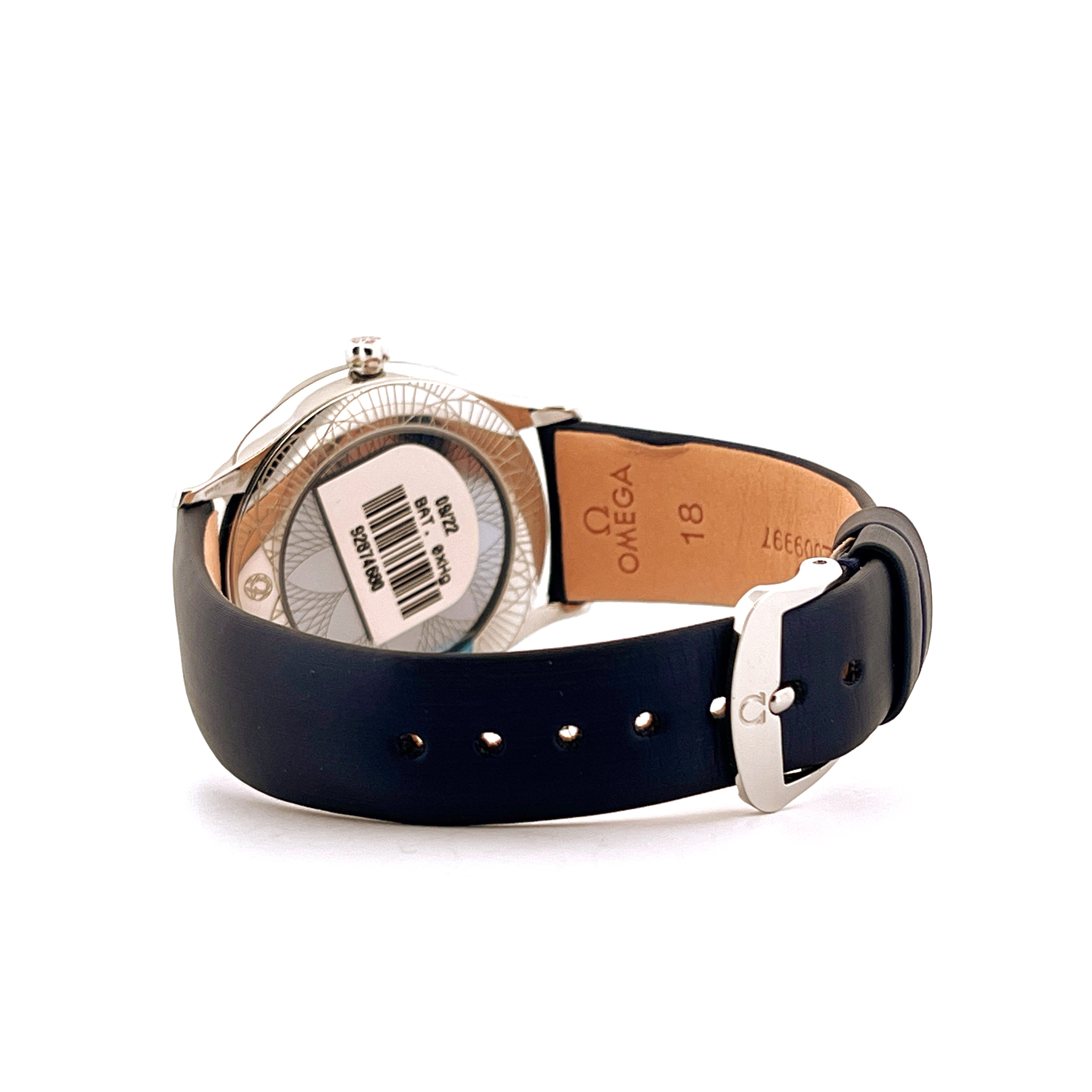 Omega De Ville Tresor Quartz Seitenansicht mit schwarzem Lederarmband und silberner Schließe