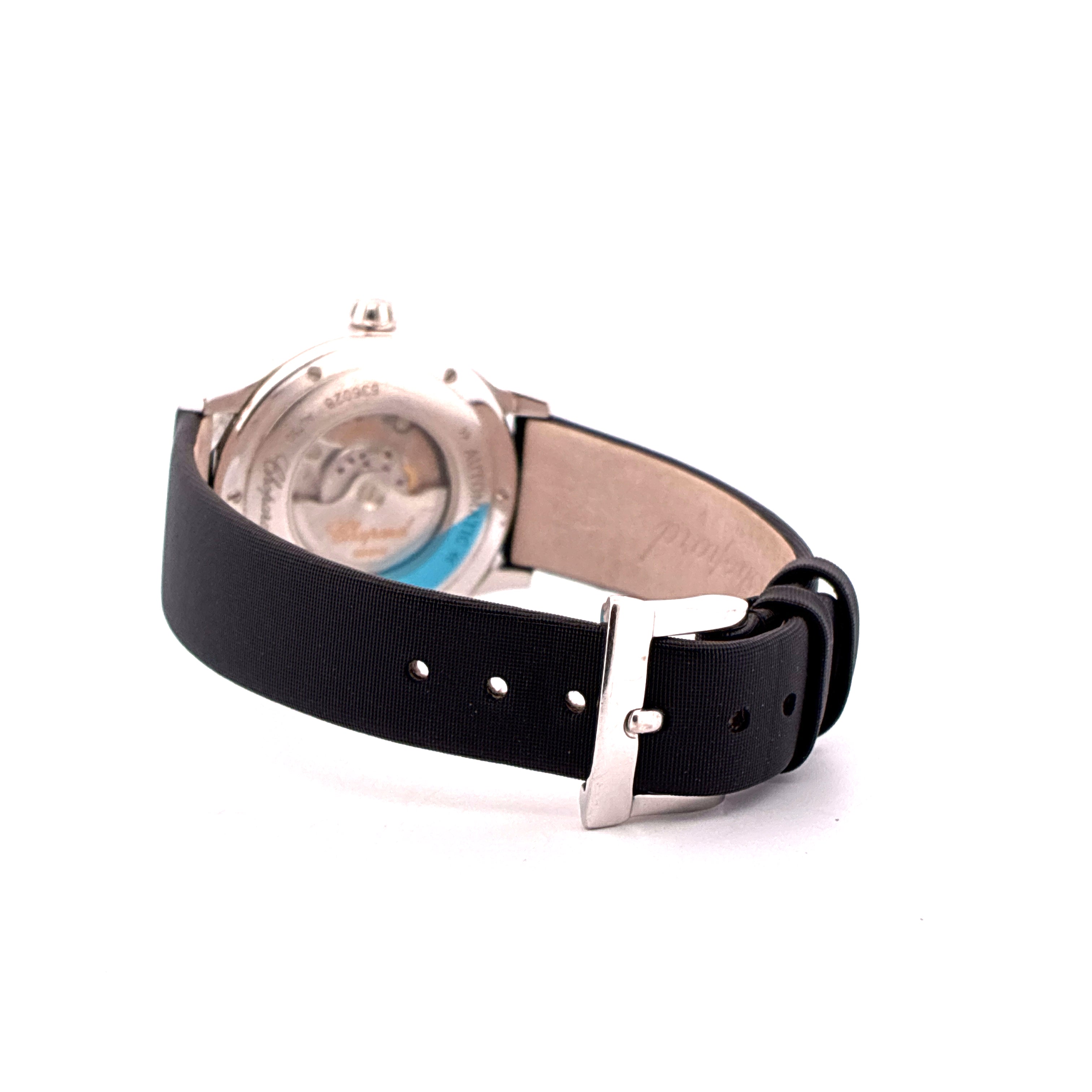 Classic / Diamonds / Whitegold / Box / Certificate of authenticity / Retail price EUR 23.200,00