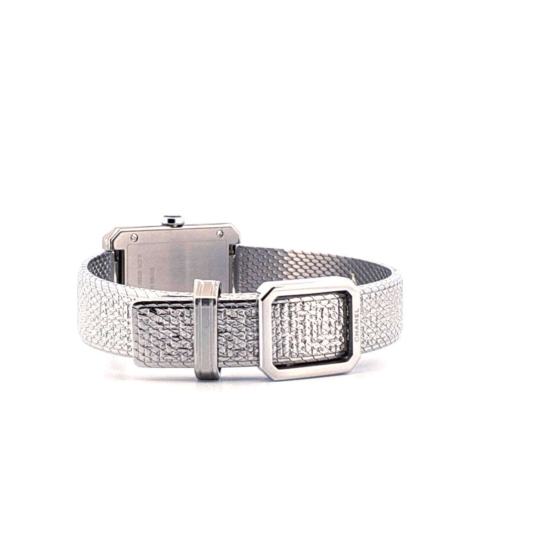 Chanel Boyfriend Uhr mit Diamanten und Edelstahlarmband in Nahaufnahme