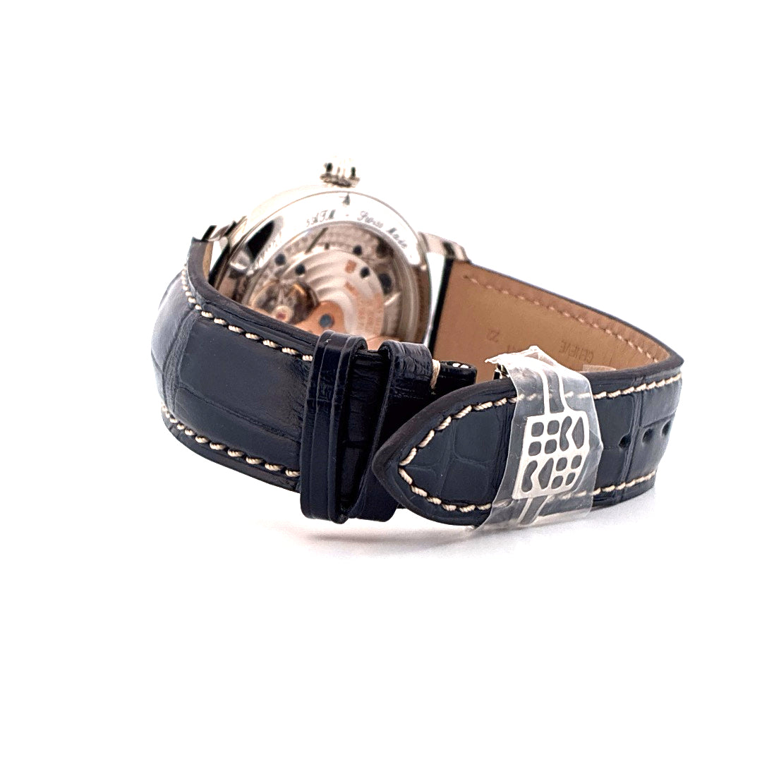 Frederique Constant Classic Manufacture Worldtimer von hinten mit Lederarmband und Schließe