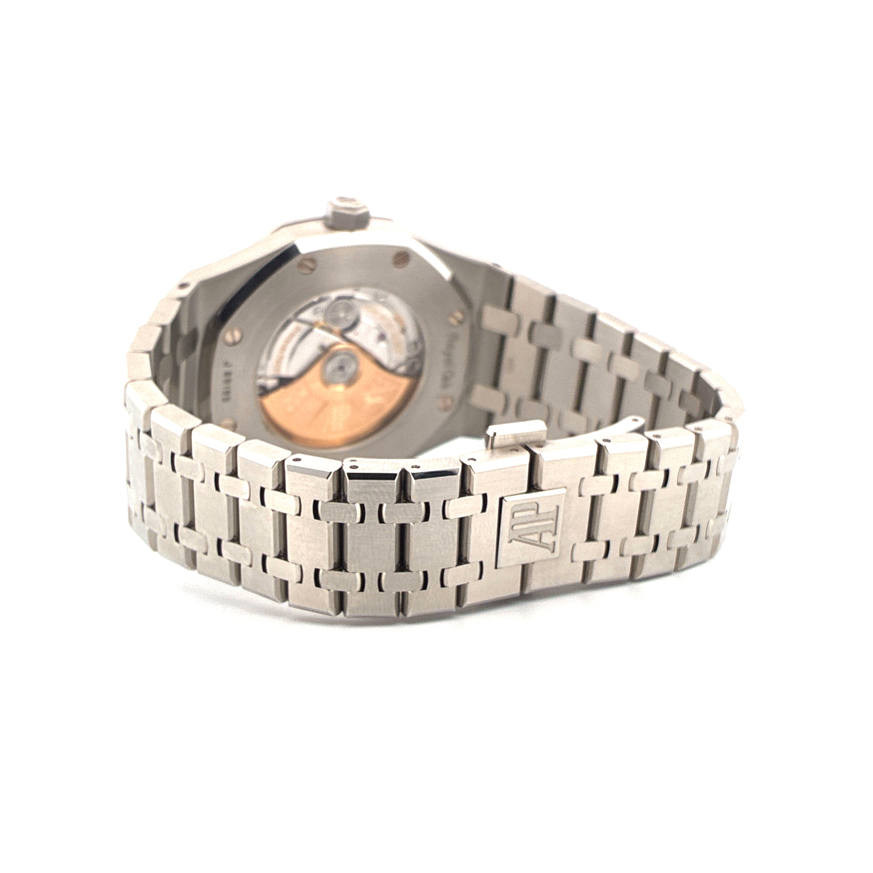 Audemars Piguet Royal Oak mit Sichtboden und Edelstahlarmband auf weißem Hintergrund