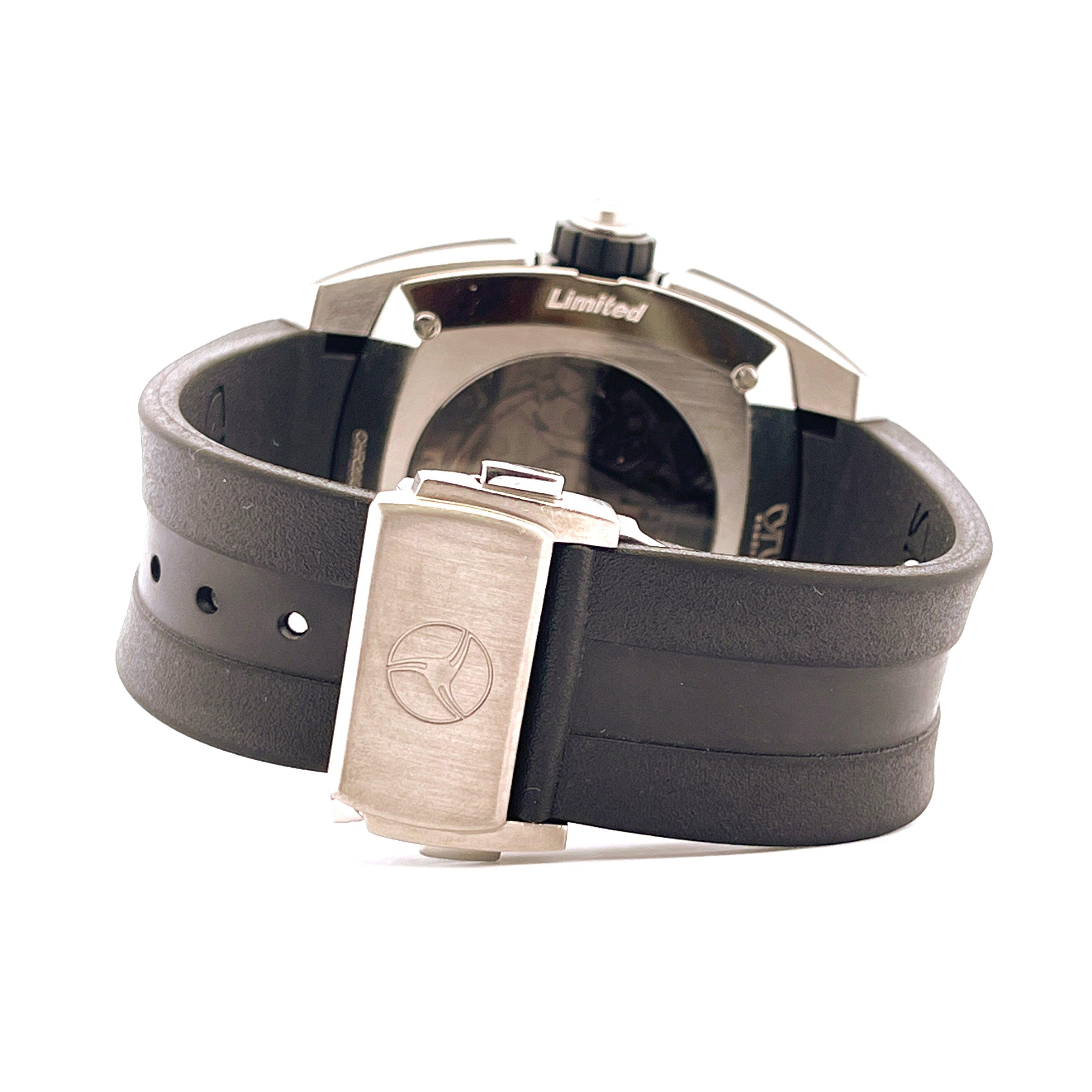 Cyrus Klepcys Chronograph Titan Limited Edition 1 of 100 (2021) Rückansicht mit Kautschukband und Titanschließe