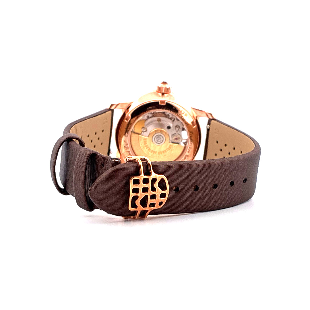 Frederique Constant Heart Beat Rückansicht mit Roségold-Gehäuse und braunem Lederarmband