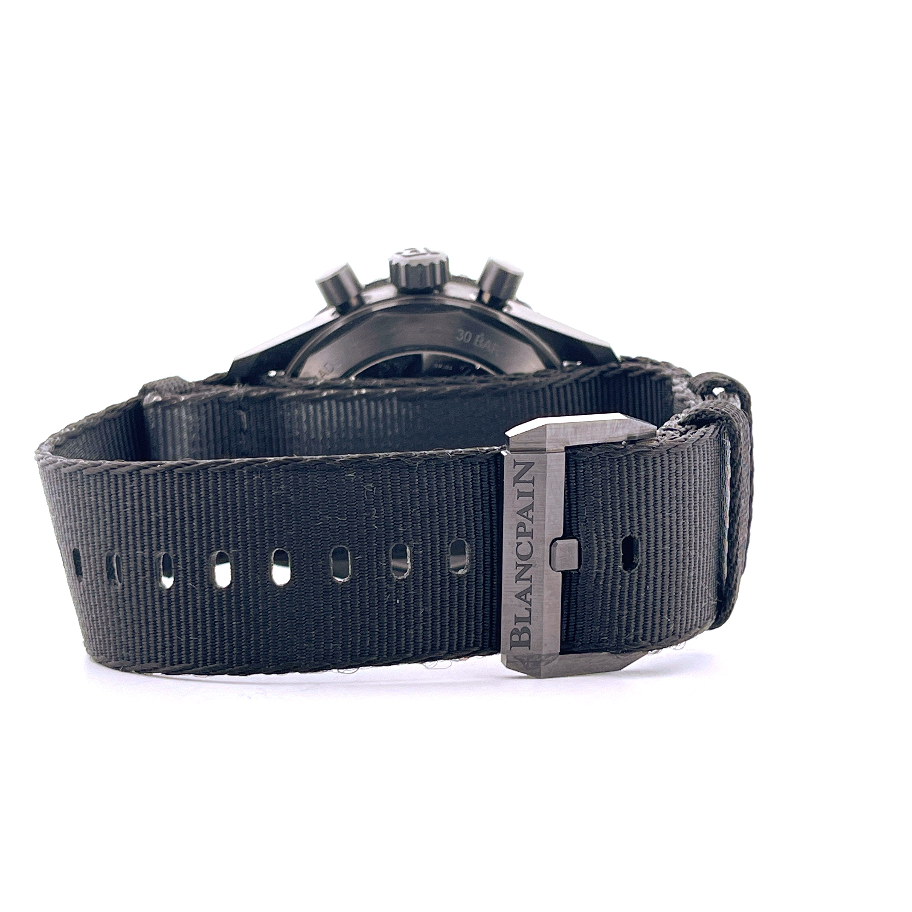 Blancpain Fifty Fathoms Bathyscaphe Flyback Ceramic mit schwarzem Nato-Armband und Logo-Schließe