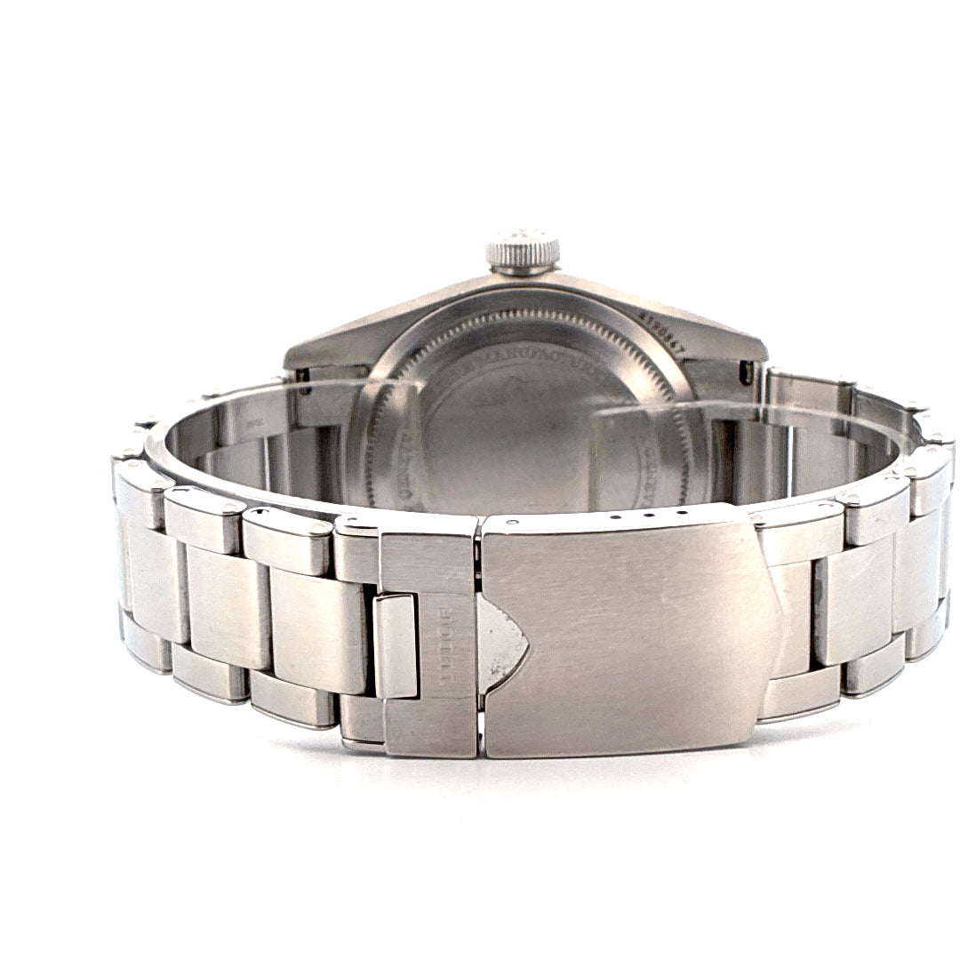 Tudor Heritage Black Bay GMT (2020), Rückansicht mit Schließe, Armband und Gehäuseboden vor weißem Hintergrund