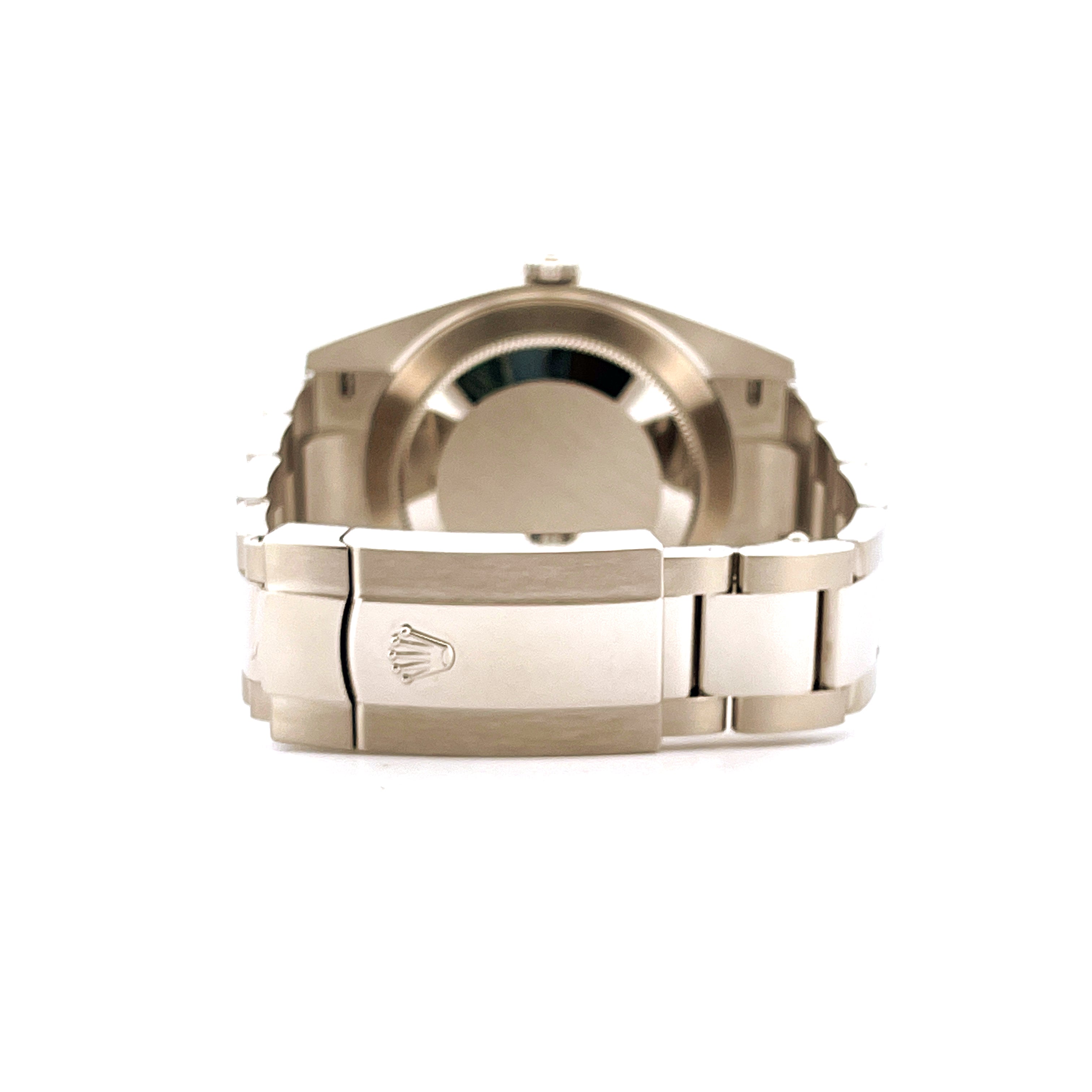 Rolex Datejust 41 mit grüner Lünette, Stahlgehäuse und -armband mit Schließe