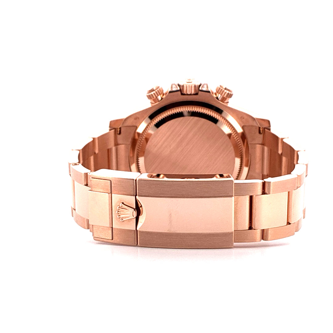 Rückansicht einer Rolex Daytona Roségold Chronograph mit geflochtenem Armband und Schließe