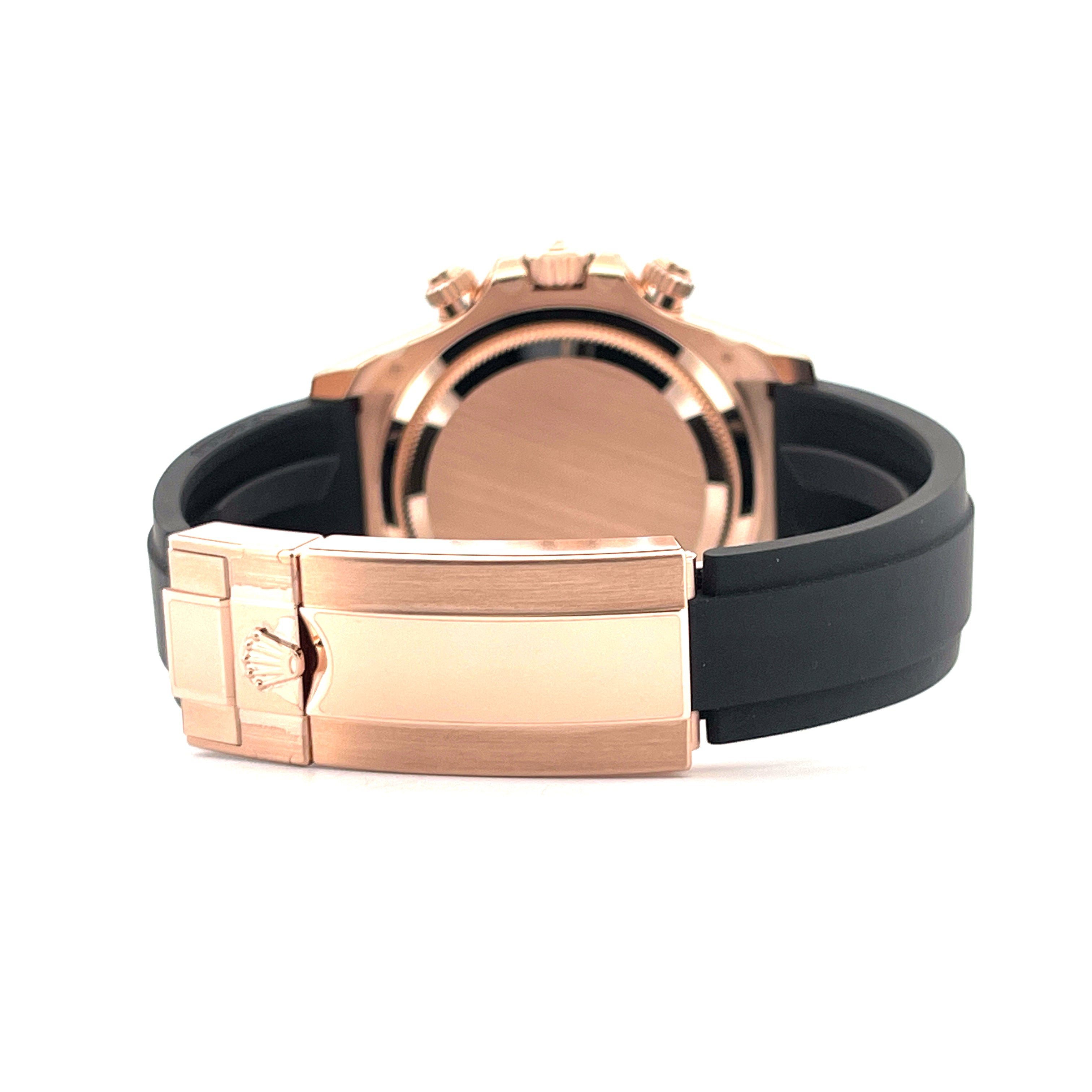 Rückansicht einer Rolex Cosmograph Daytona 126515LN aus Roségold mit schwarzem Kautschukarmband