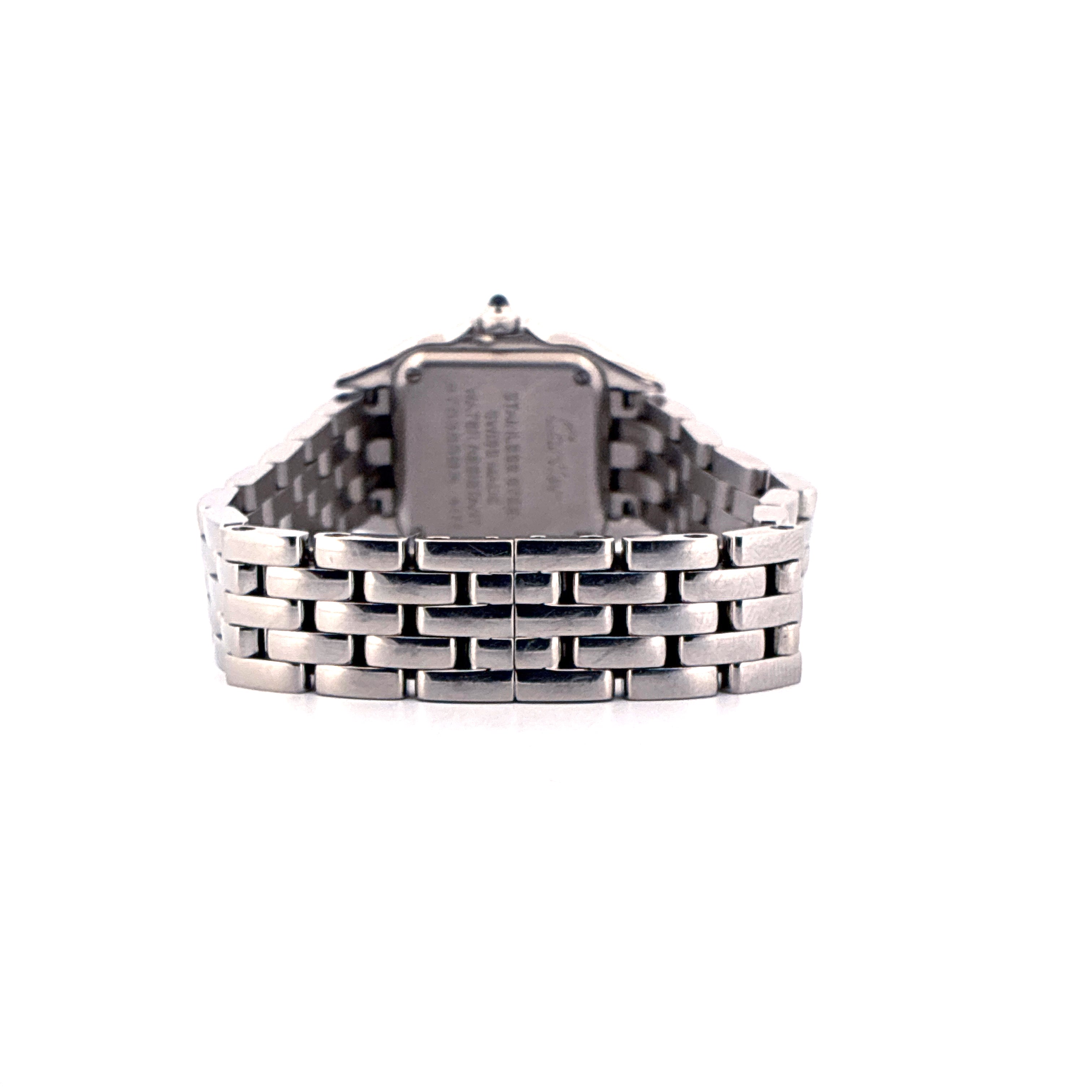 Rückseite einer Cartier Panthère Damenuhr aus Edelstahl mit sichtbarem Armband