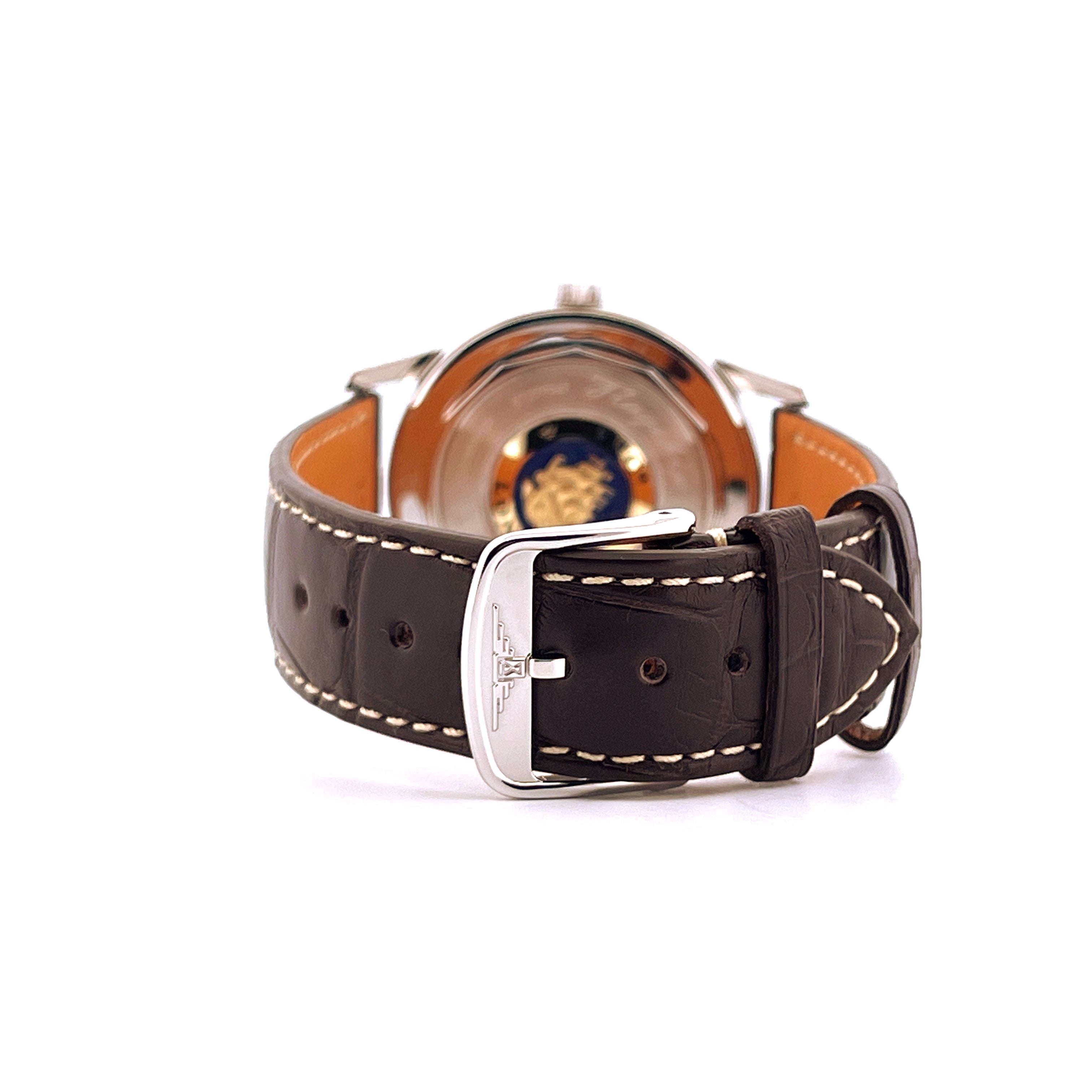 Rückansicht einer Longines Flagship Heritage Automatic Uhr mit braunem Lederarmband und silberner Schließe