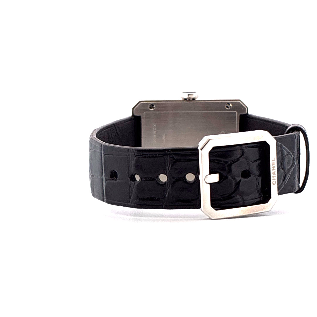 Chanel Boyfriend Edelstahl Uhr mit schwarzem Krokoband und silberner Schließe mit Chanel-Logo