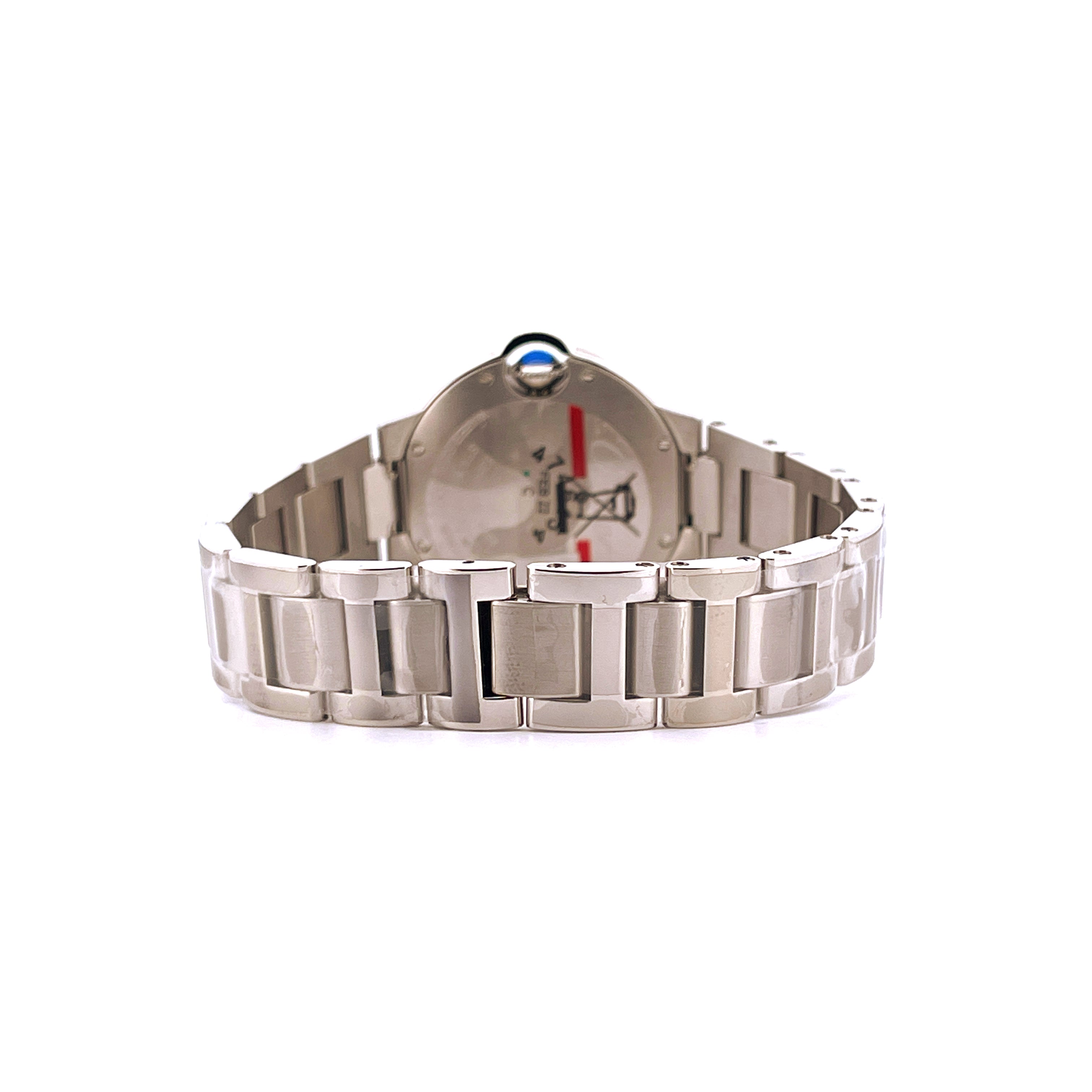 Rückseite einer Cartier Ballon Bleu 33mm Quartz Uhr aus Edelstahl mit silbernem Armband