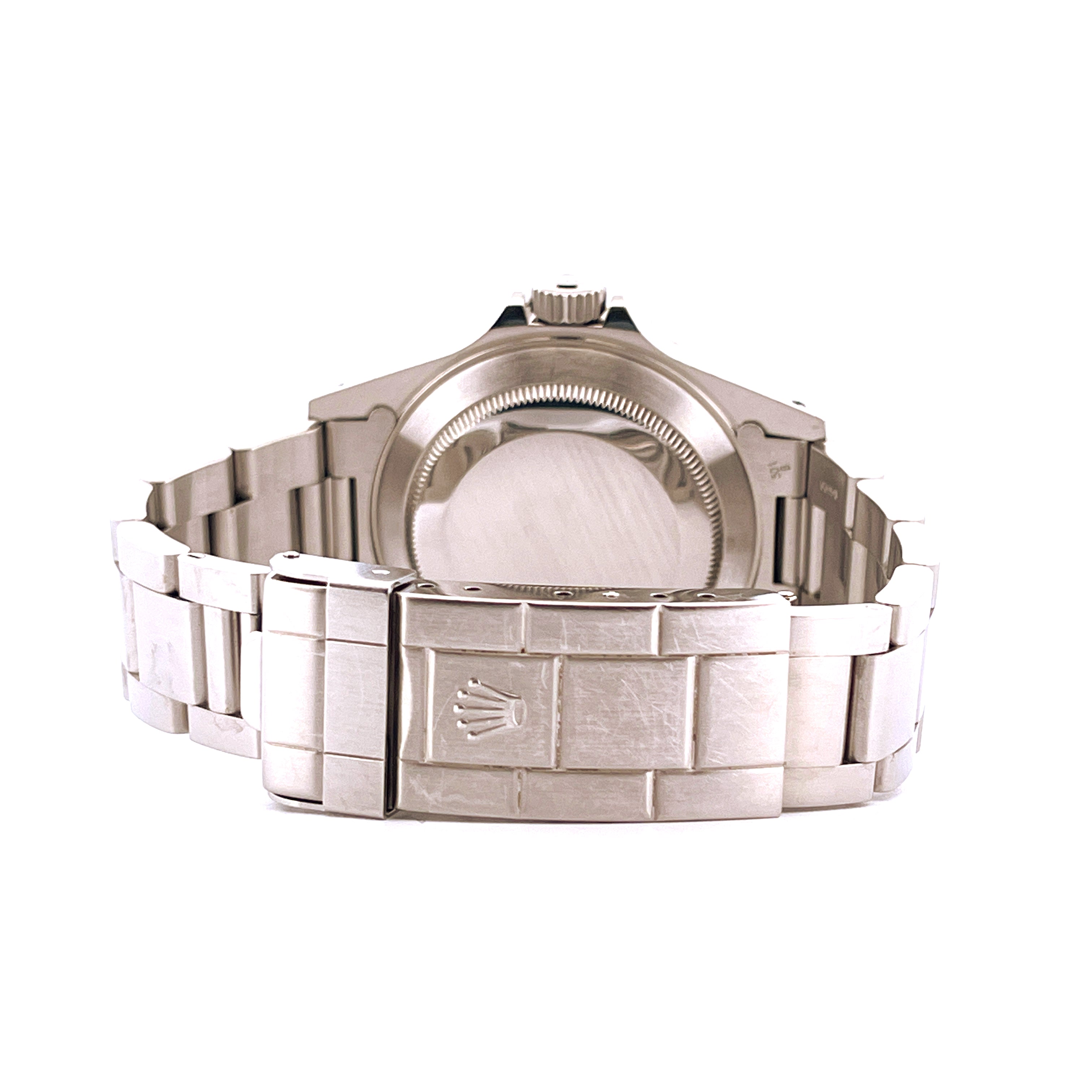 Rückansicht einer Rolex Submariner 14060M No Date aus Stahl mit Schließe und Teil des Gehäuses