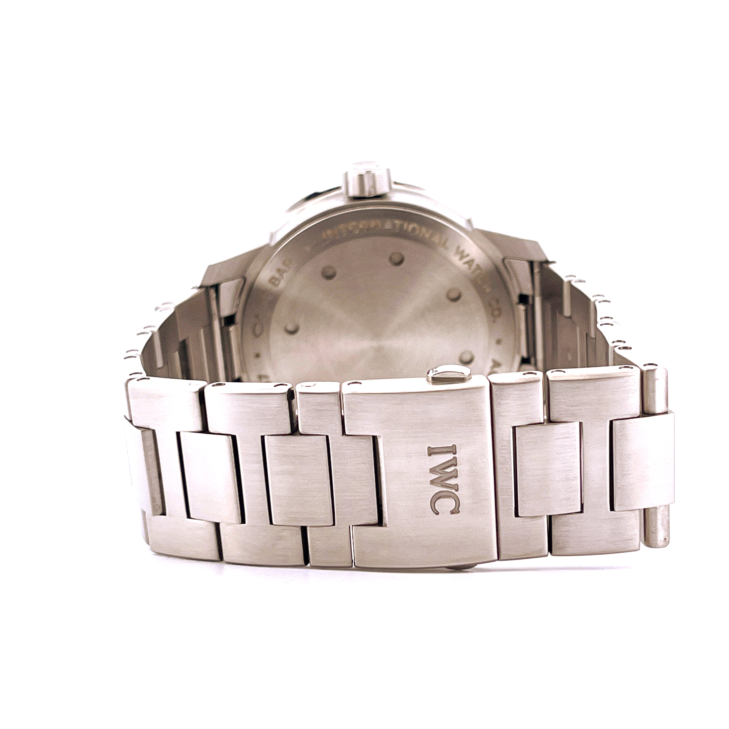 IWC Aquatimer Automatic, Rückseite mit Schließe und Edelstahlarmband, weiße Hintergrund