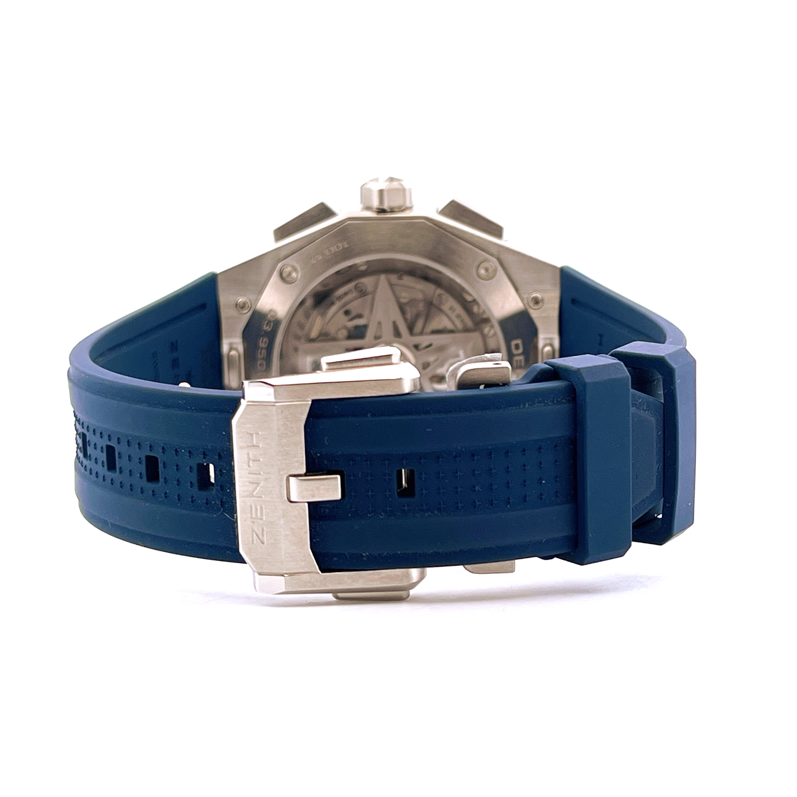 Zenith Defy Skyline Blue Rückansicht mit blauem Kautschukband und Edelstahlschließe