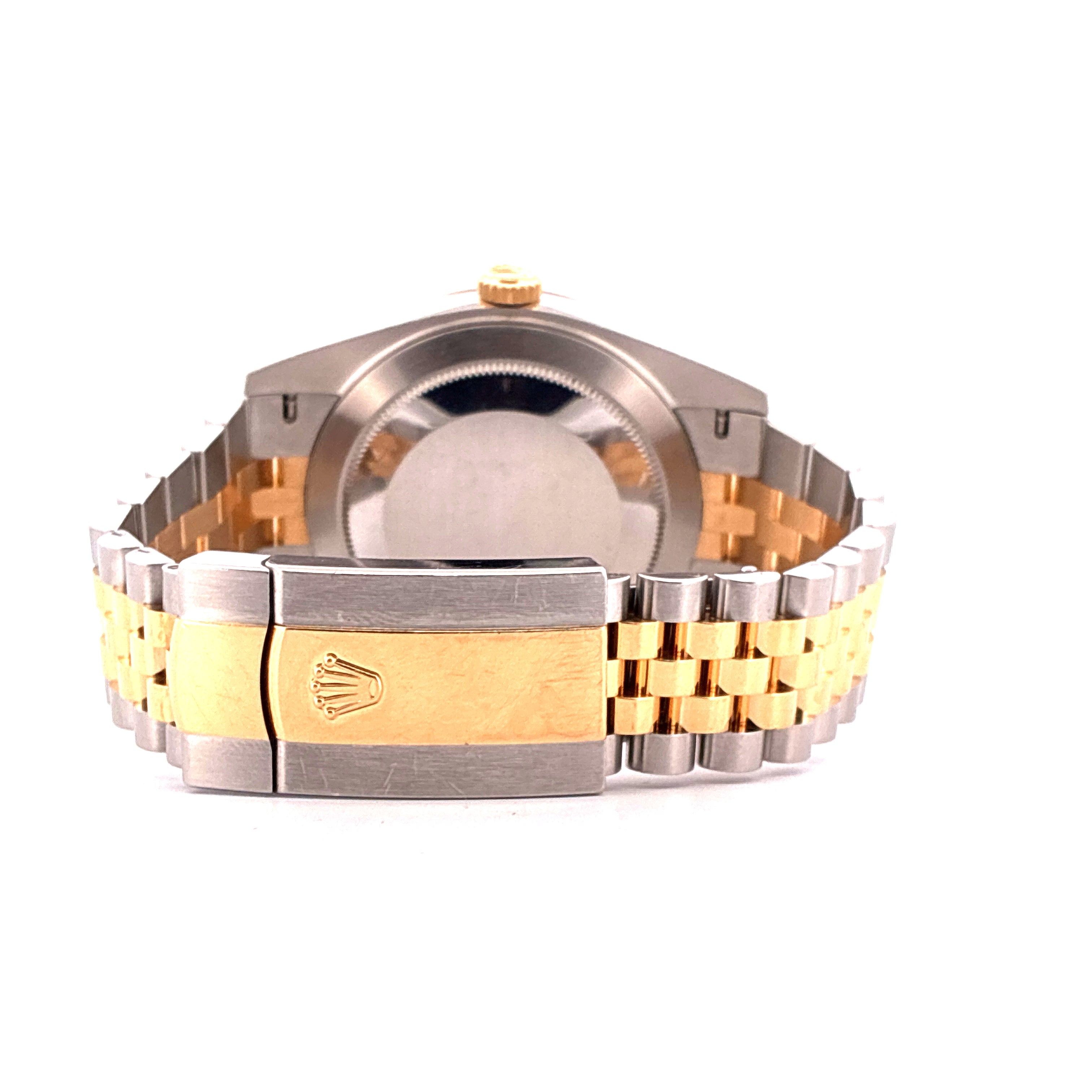 Rolex Datejust 41 Bicolor, Rückseite der Uhr mit goldener und silberner Schließe und Armband