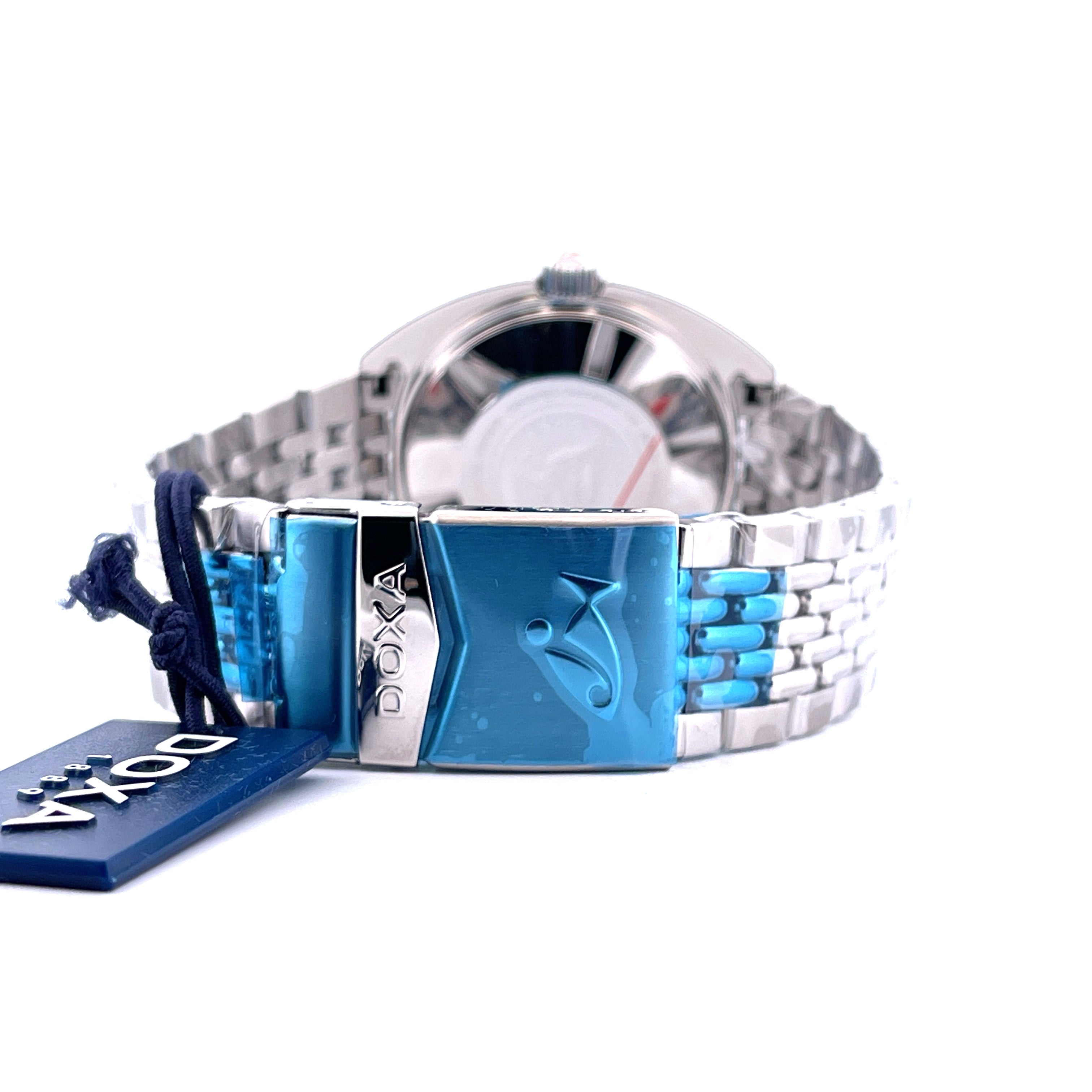 DOXA Sub 300 Searambler Automatik, Stahlarmband mit blauer Schließe und Anhänger
