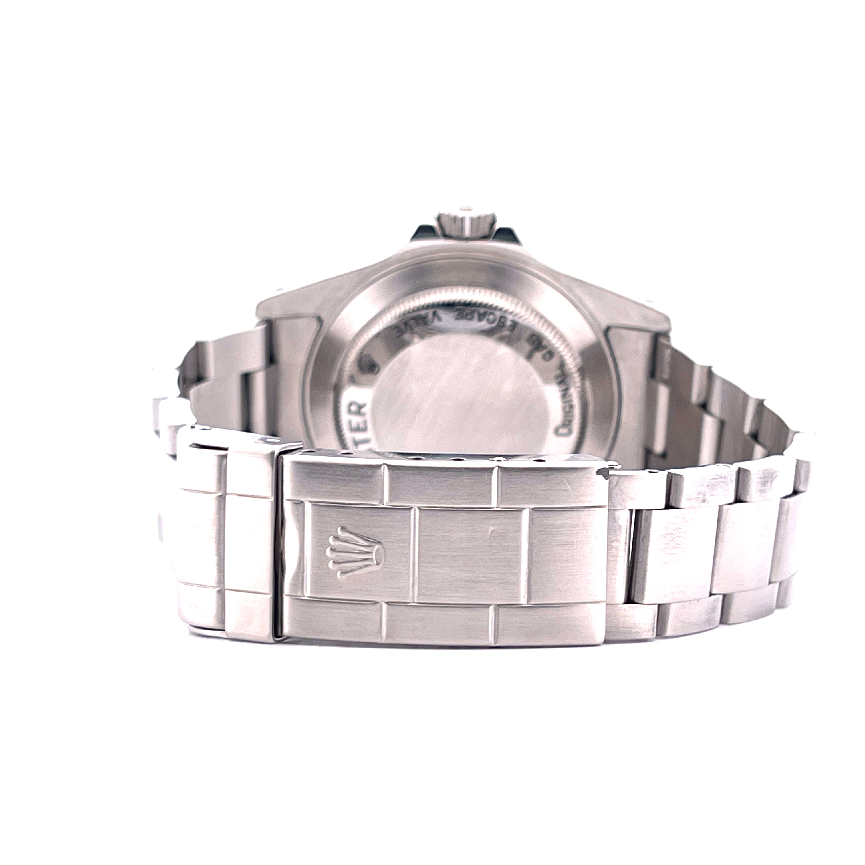 Rolex Sea-Dweller Ref. 16600 Rückseite und Schließe aus Stahl mit Rolex-Krone auf weißem Hintergrund