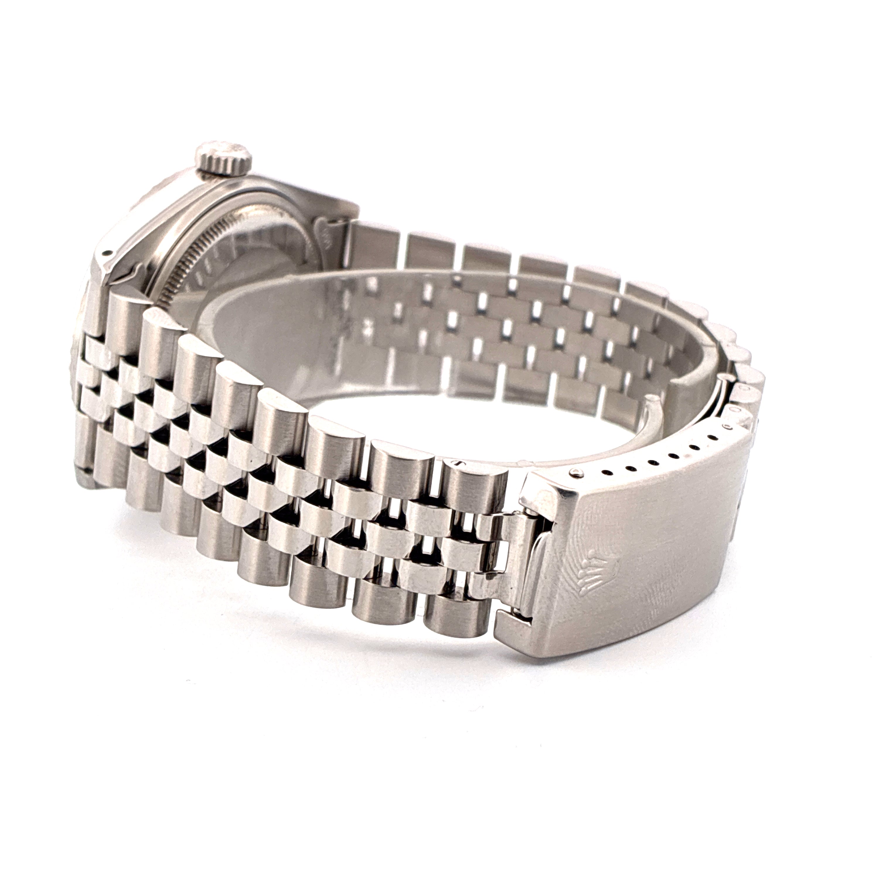 Rolex Datejust 36 Edelstahl-Armband von der Seite mit Juwelier-Schließe auf weißem Hintergrund