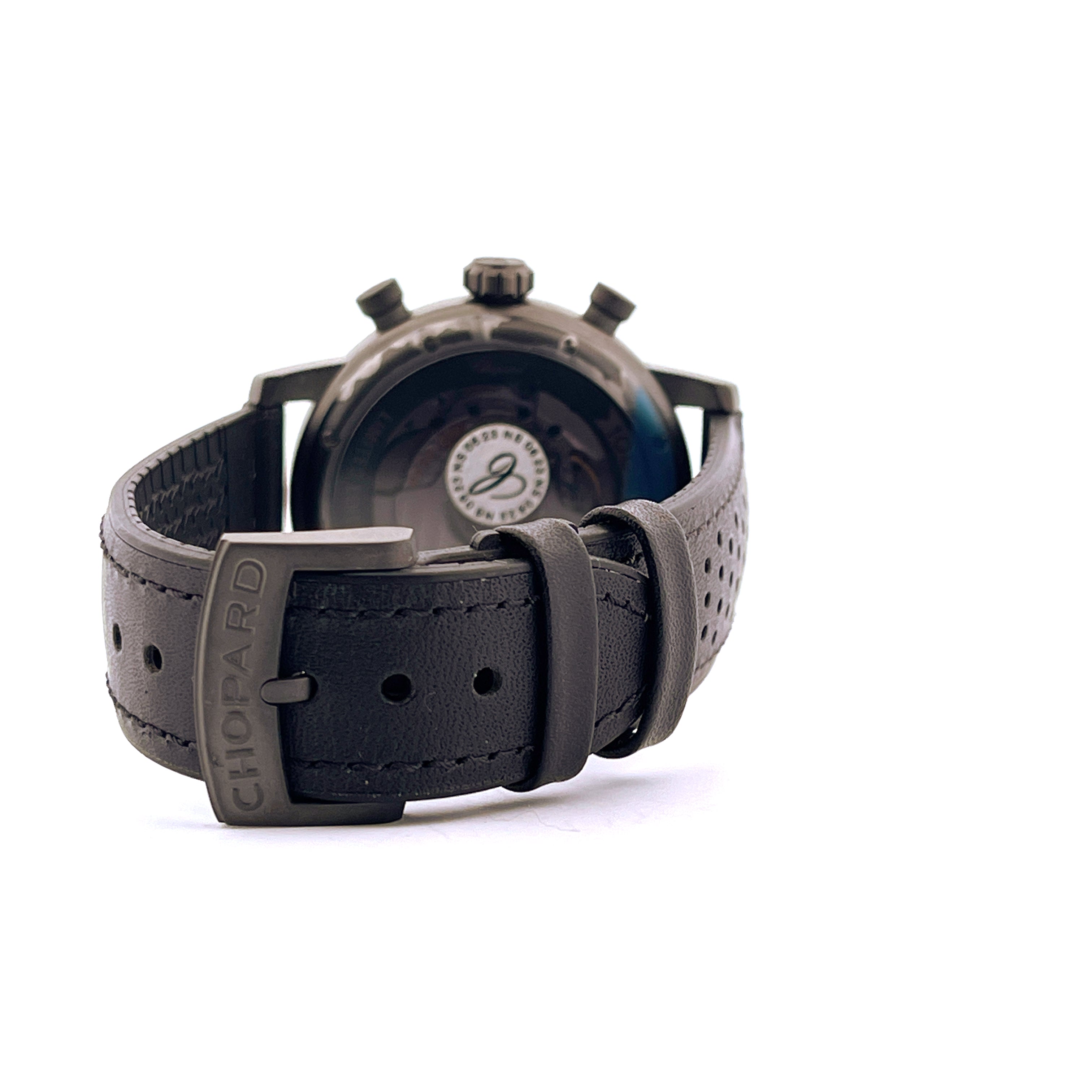 Rückseite einer Chopard Mille Miglia Race Edition Uhr mit Lederarmband und Dornschließe