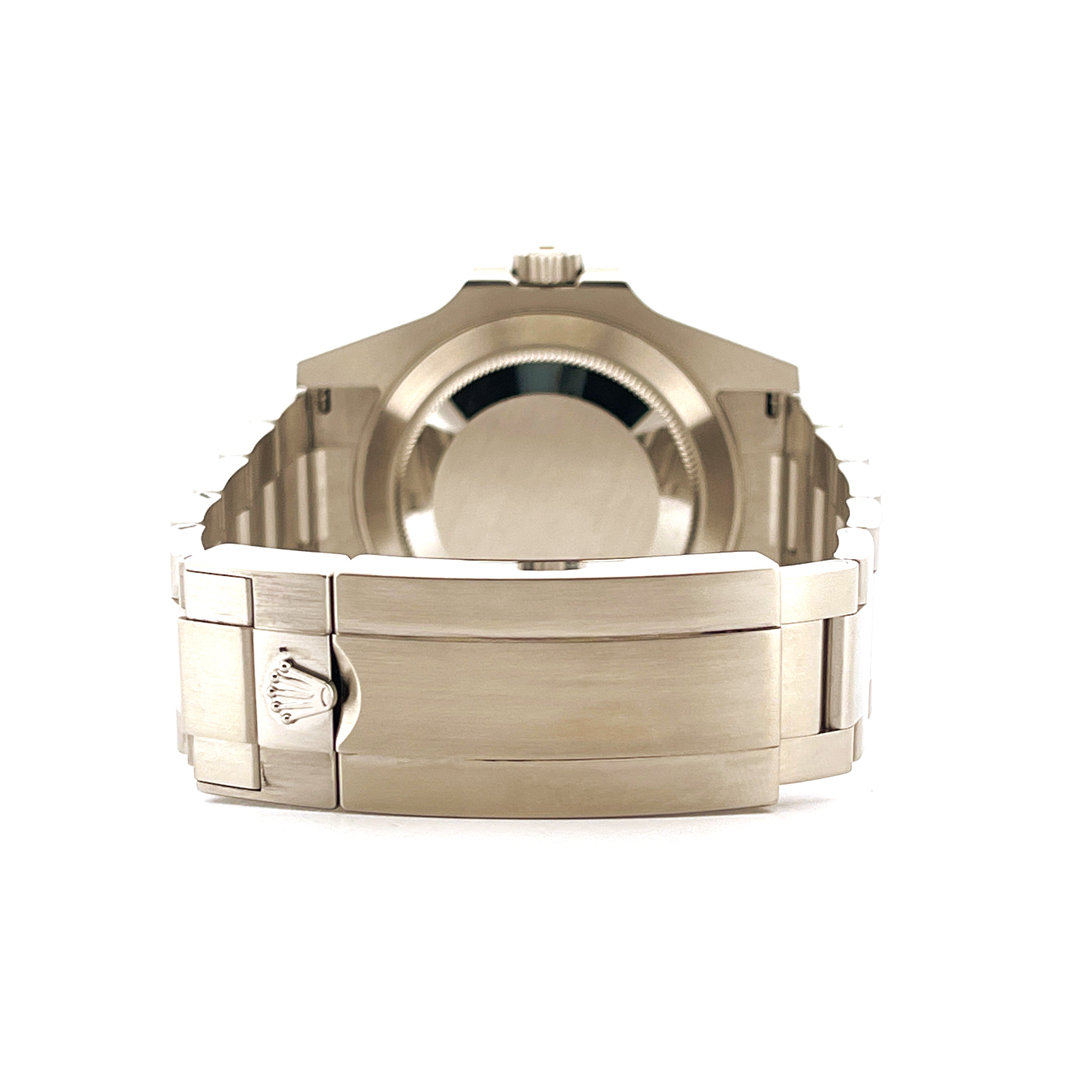 Rückansicht einer Rolex Submariner No Date aus Edelstahl mit Schließe und eingraviertem Logo