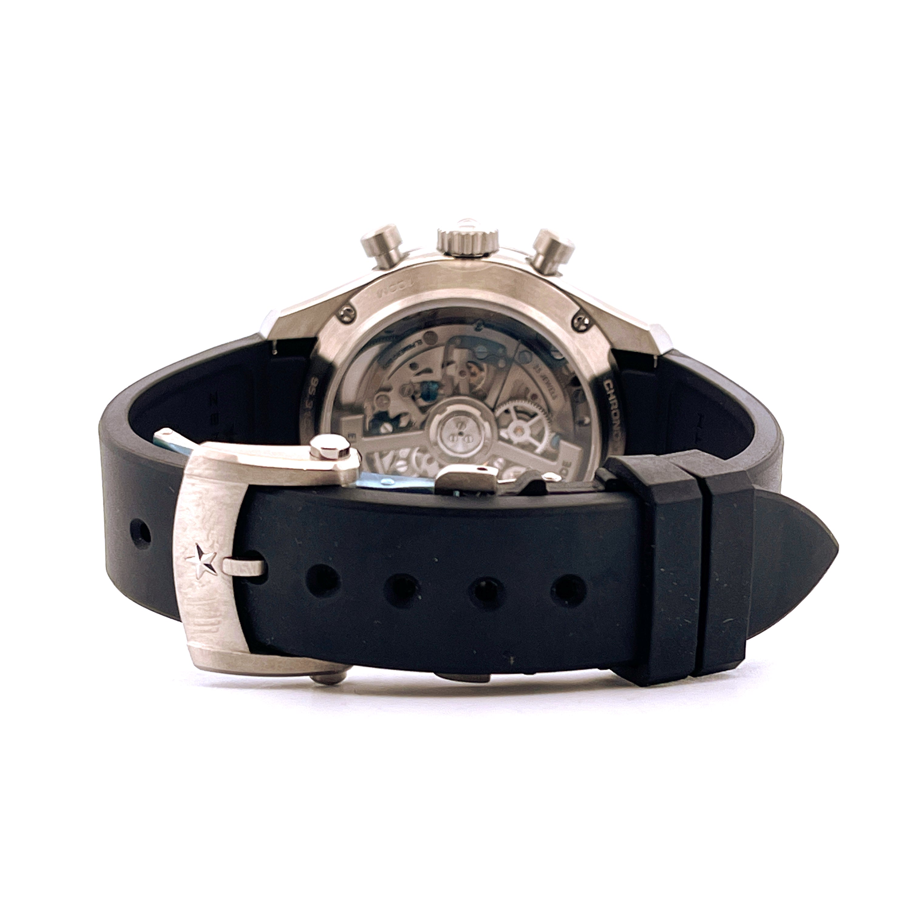 Zenith Chronomaster Sport Titan Rückseite mit offenem Werk und schwarzem Kautschukarmband